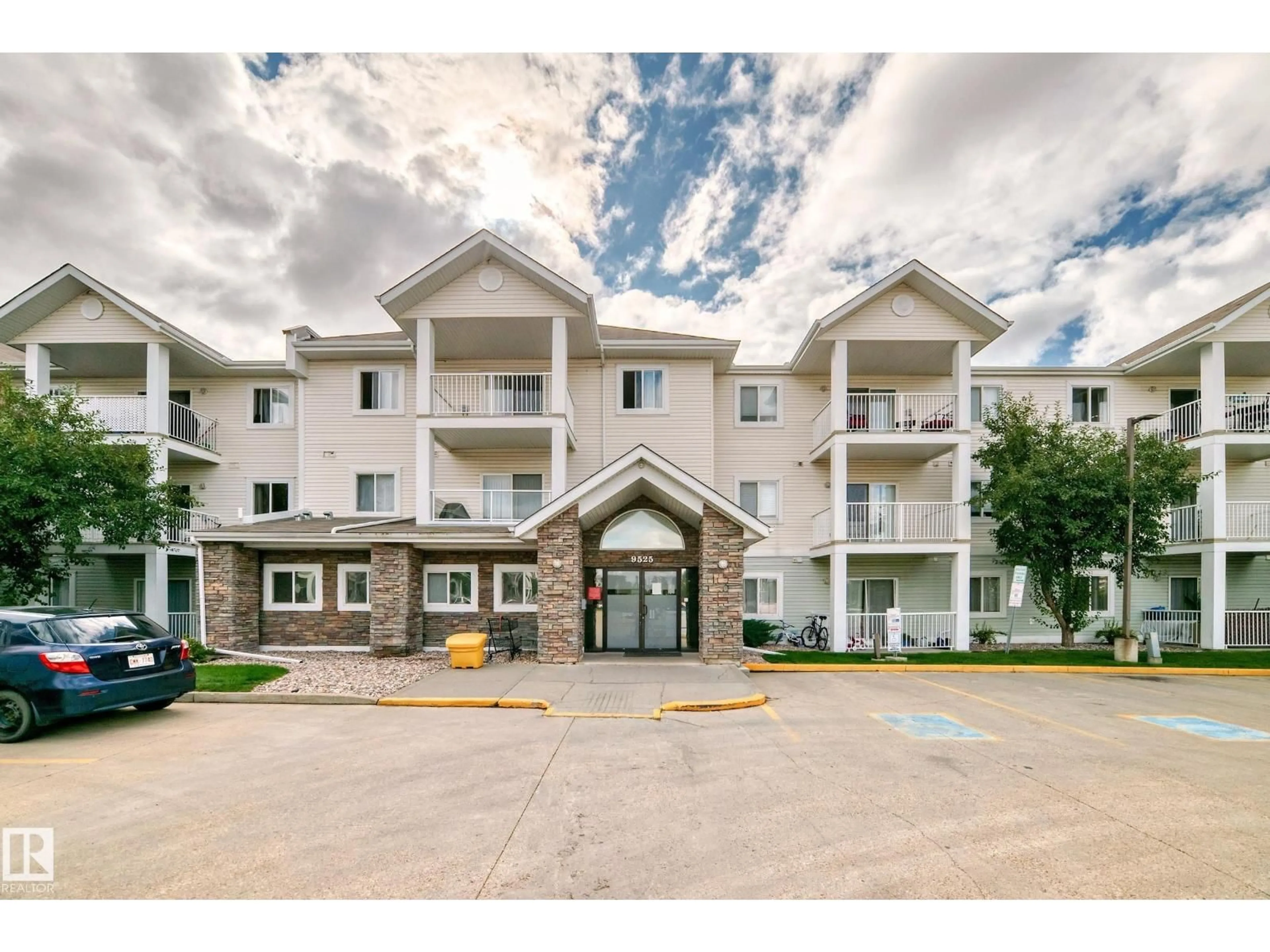 Unknown for #325 - 9525 162 AV, Edmonton Alberta T5Z3V2