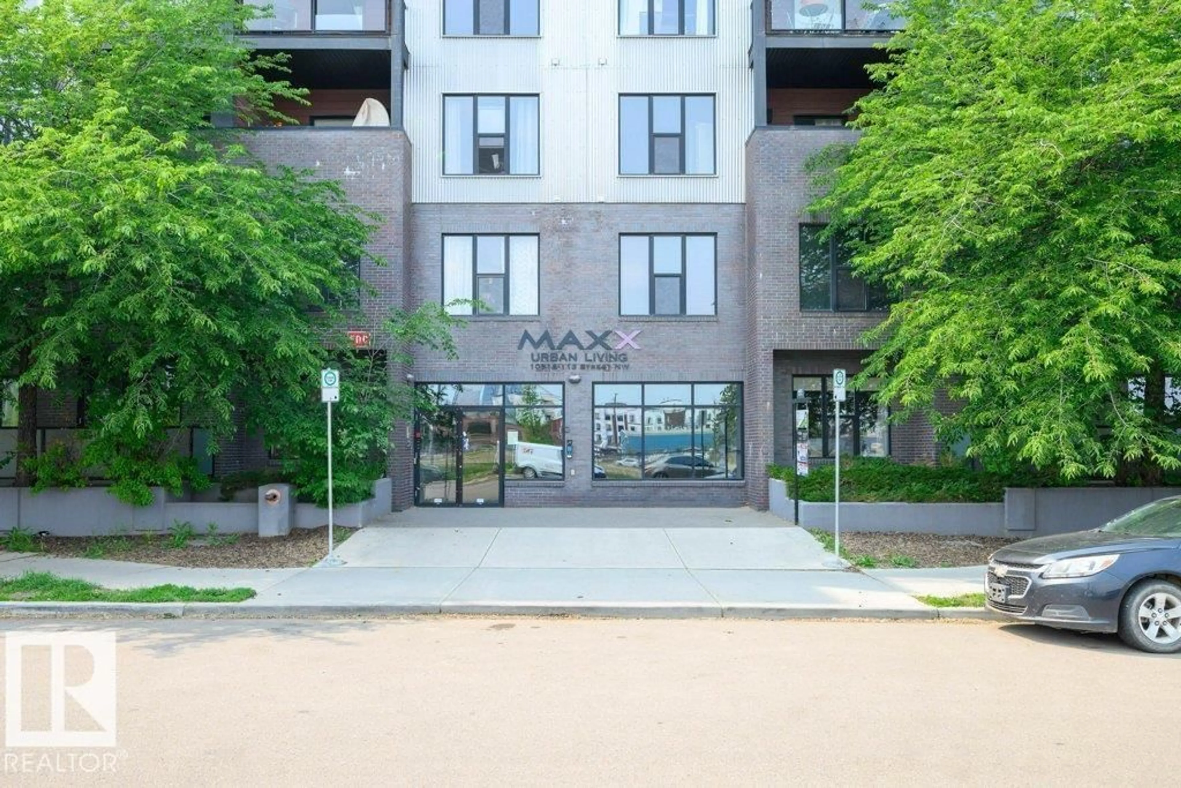 Patio, building for #412 - 10518 113 ST, Edmonton Alberta T5H0C6