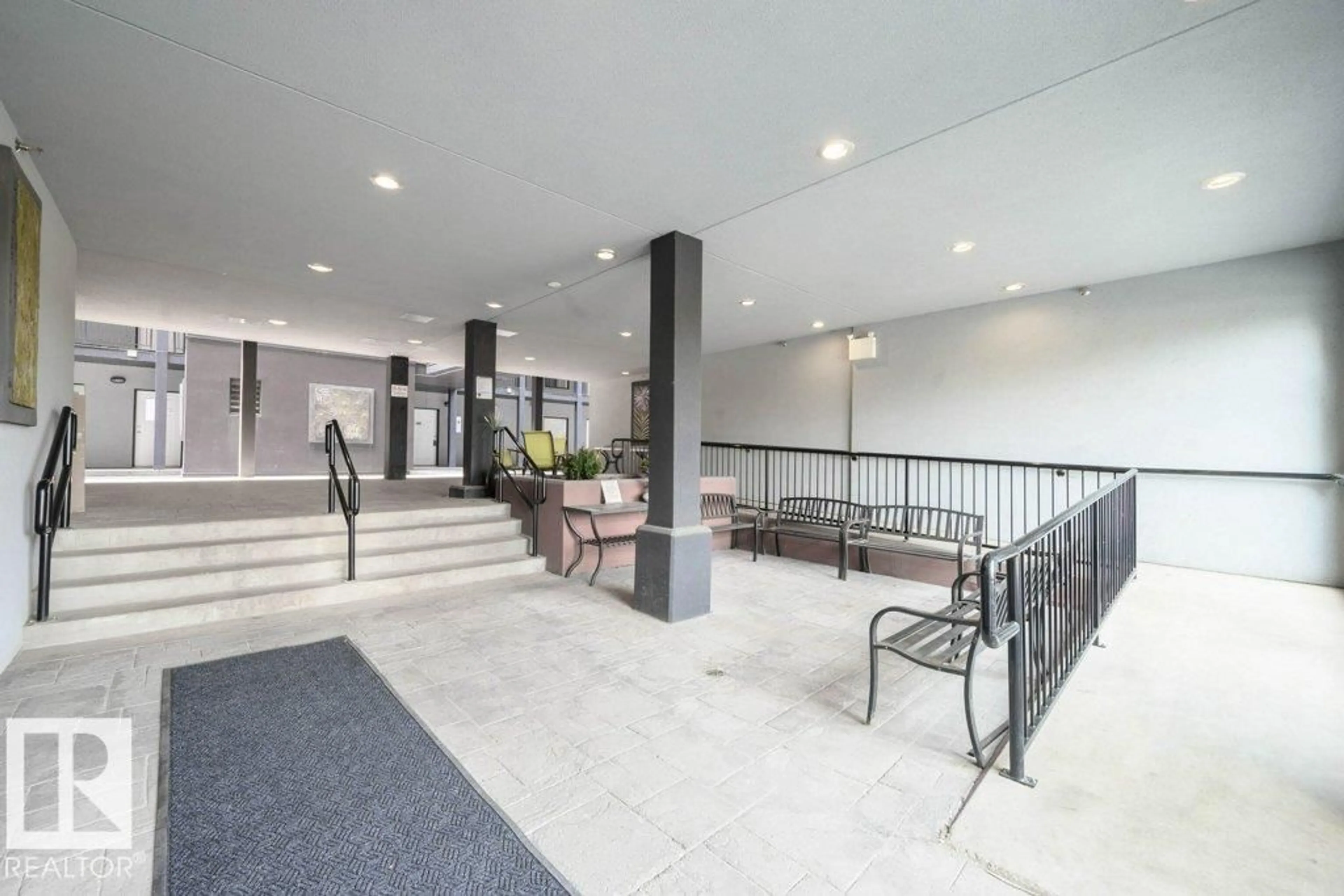 Lobby for #412 - 10518 113 ST, Edmonton Alberta T5H0C6