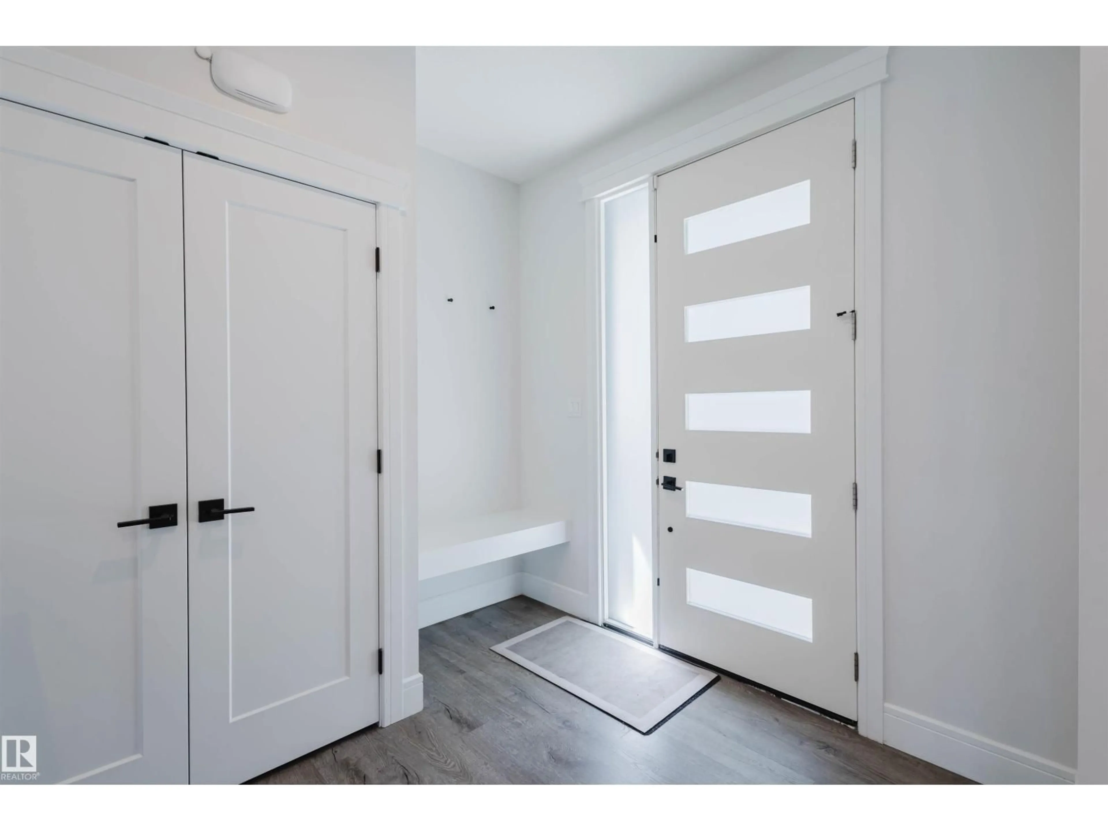 Indoor entryway for NW - 7219 114A ST, Edmonton Alberta T6G1N1