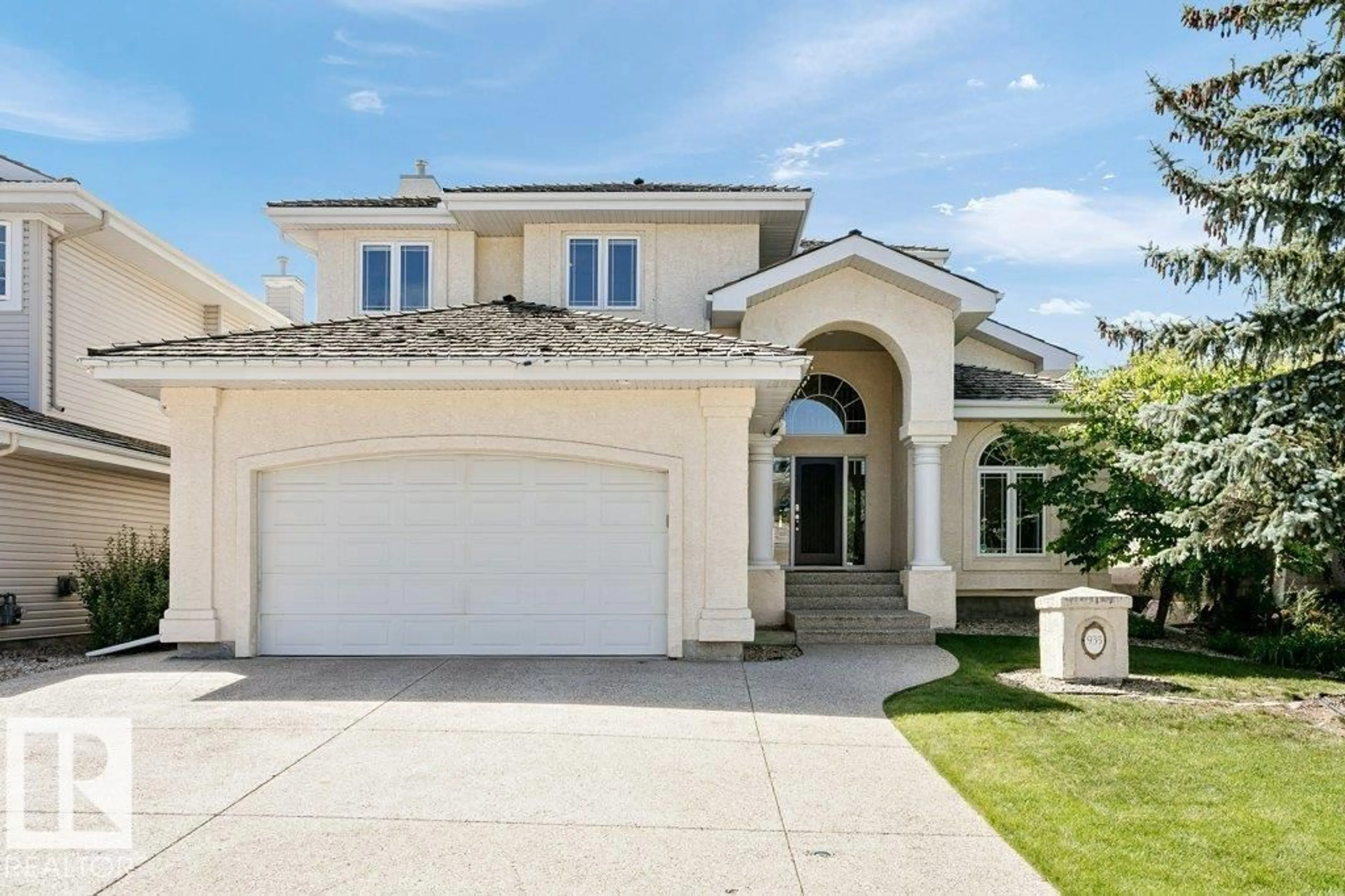 Home with vinyl exterior material, street for 935 HEACOCK RD, Edmonton Alberta T6G1N1