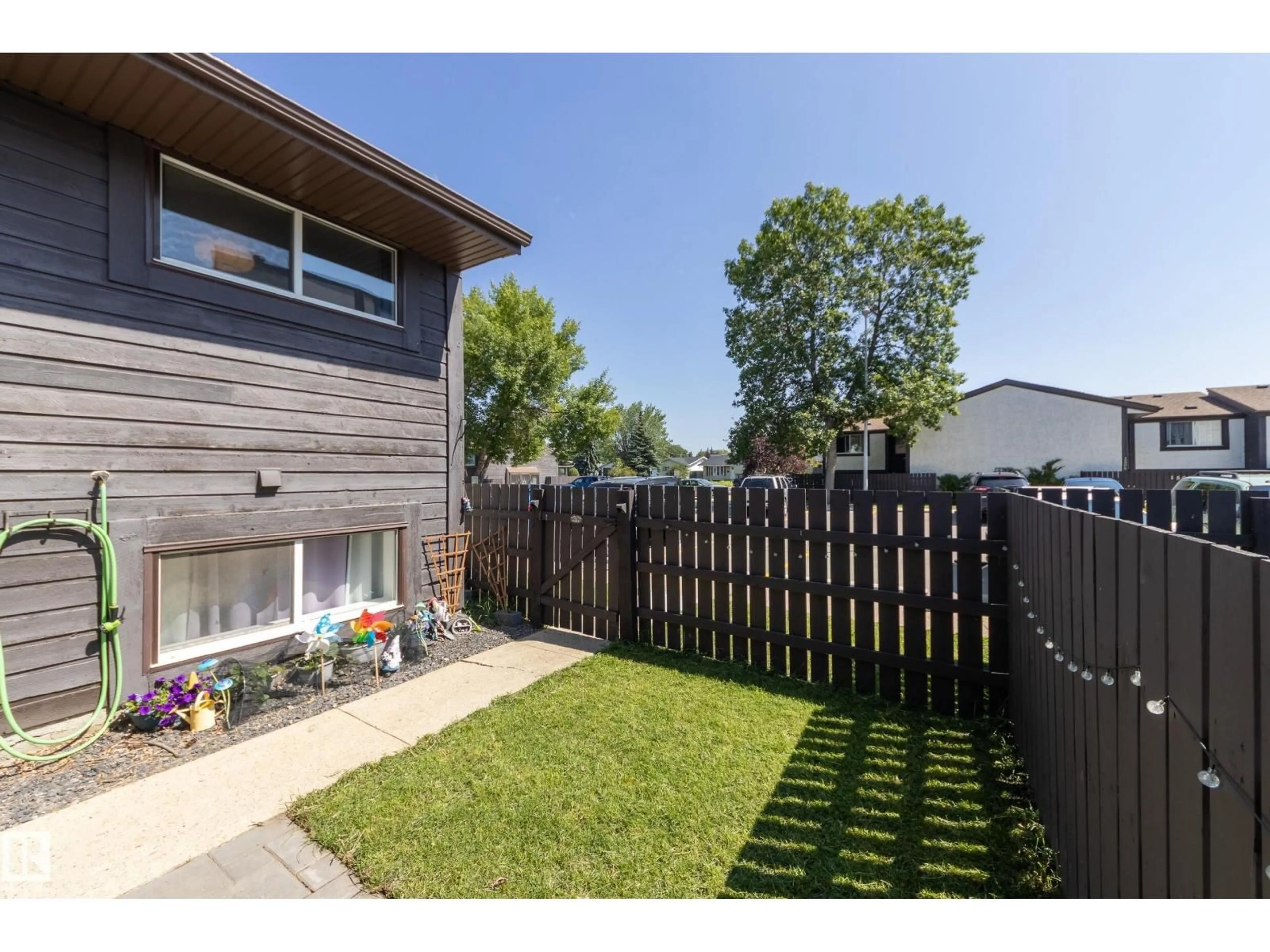 Unknown for NW - 1522 69 ST, Edmonton Alberta T6K3R3