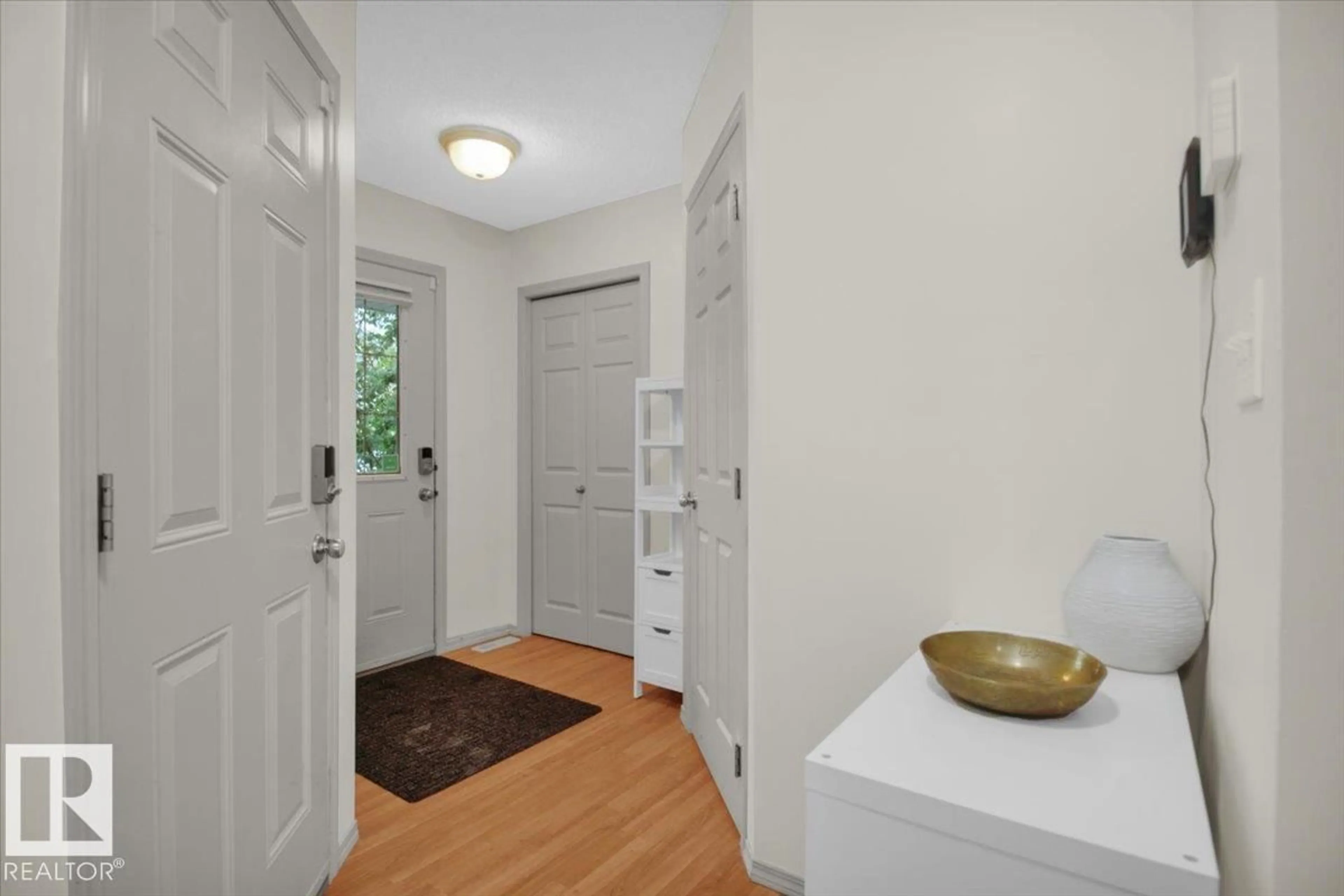 Indoor entryway for #88 - 287 MACEWAN RD, Edmonton Alberta T6W1T4