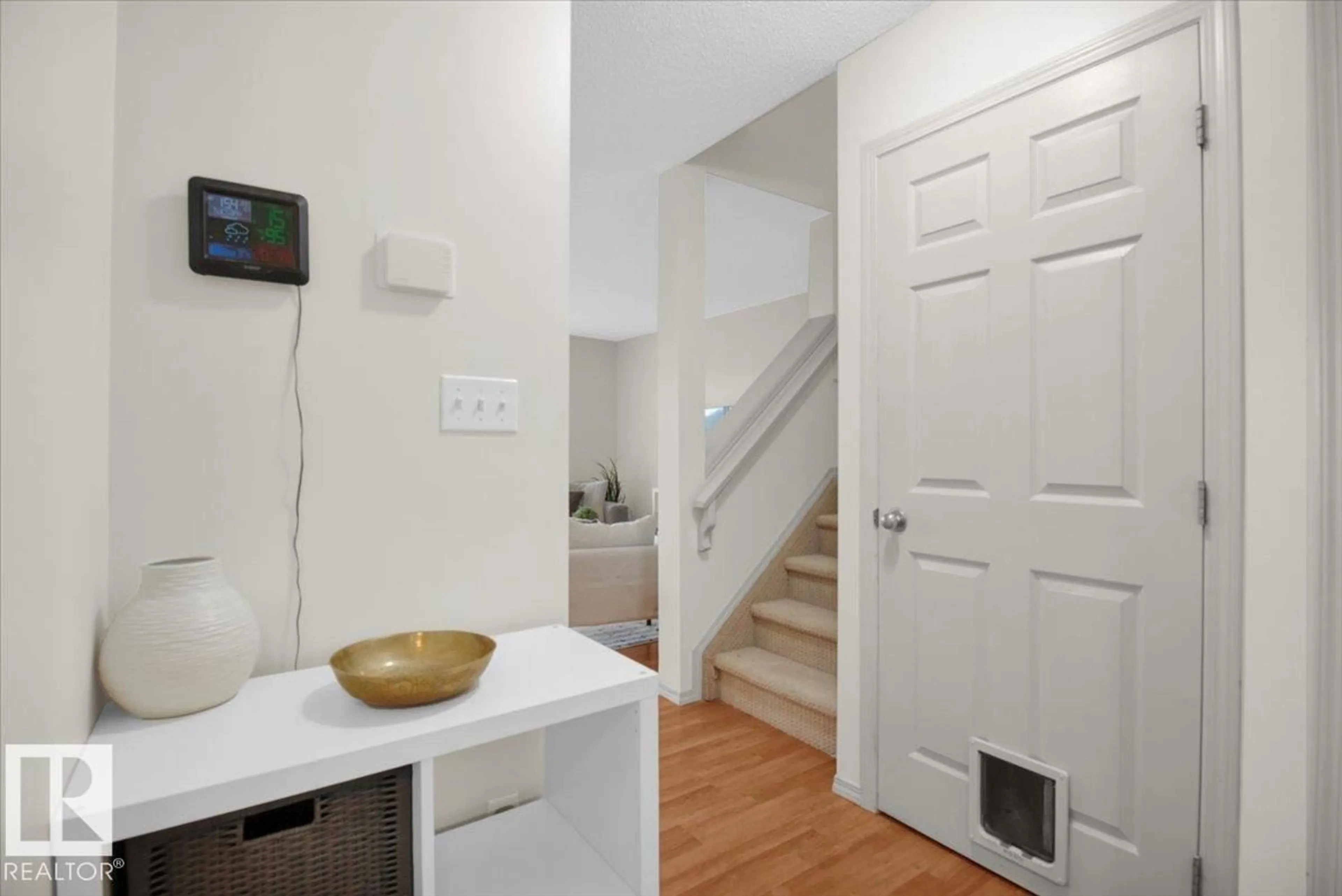 Indoor entryway for #88 - 287 MACEWAN RD, Edmonton Alberta T6W1T4