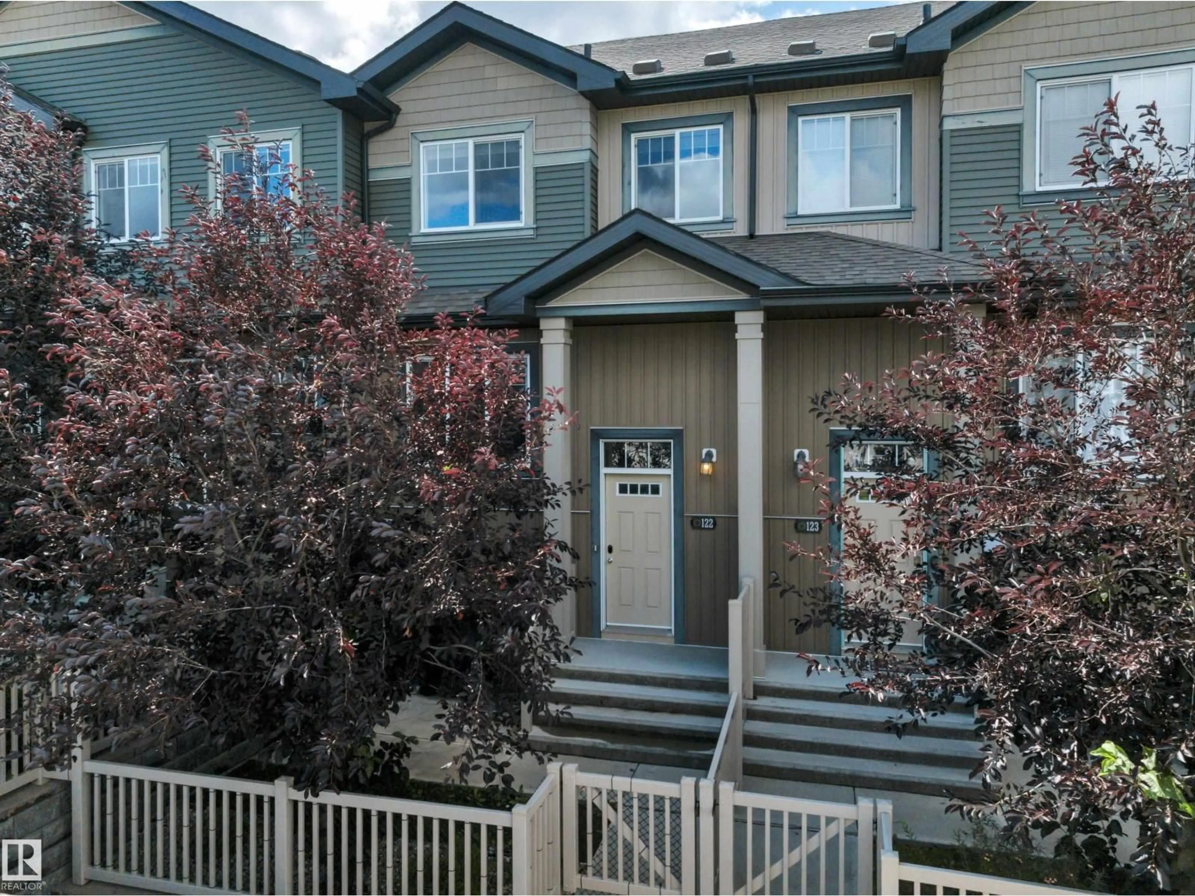Home with vinyl exterior material, street for #122 - 3305 ORCHARDS LINK LI, Edmonton Alberta T6X2H1