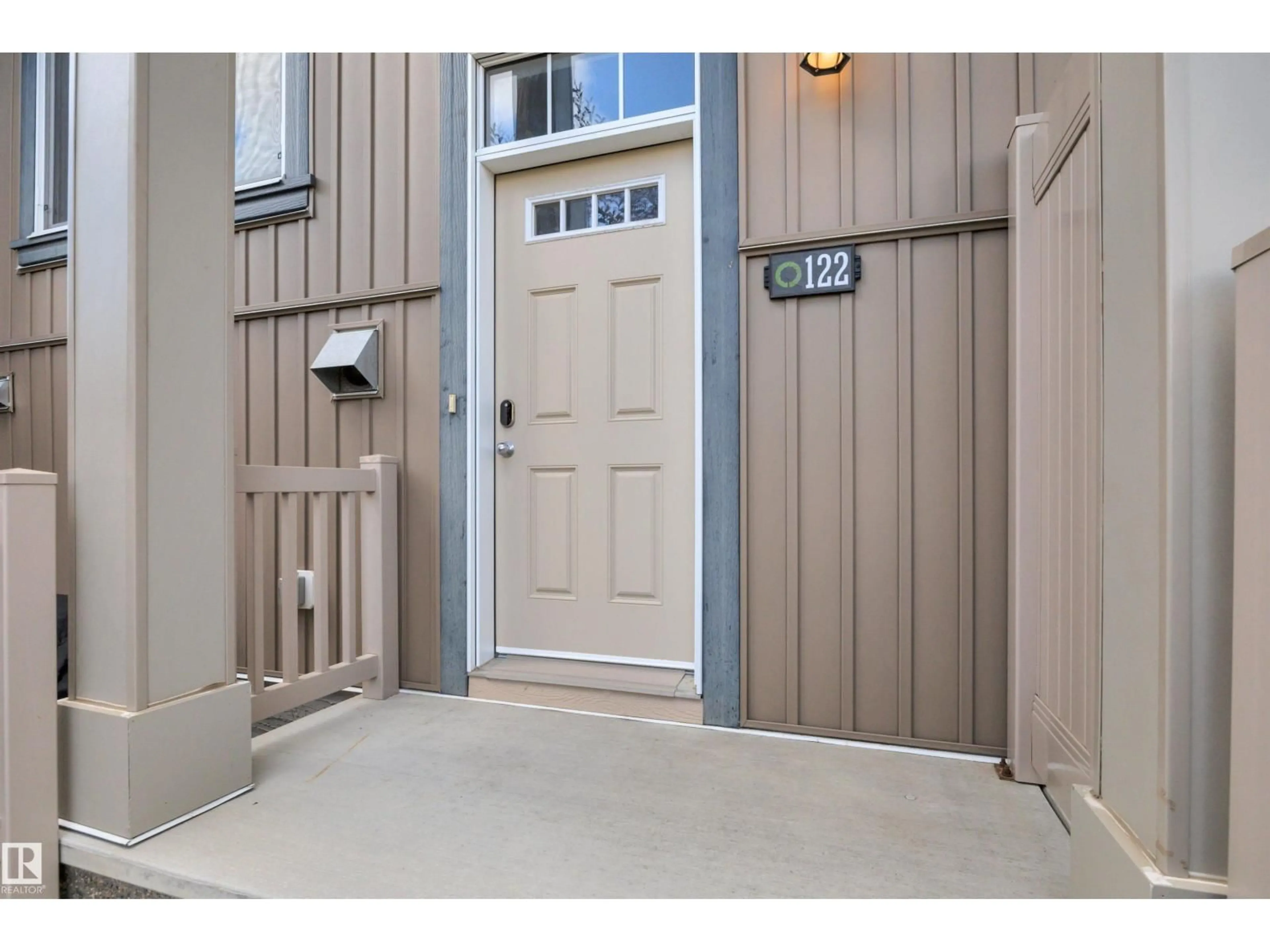 Indoor entryway for #122 - 3305 ORCHARDS LINK LI, Edmonton Alberta T6X2H1