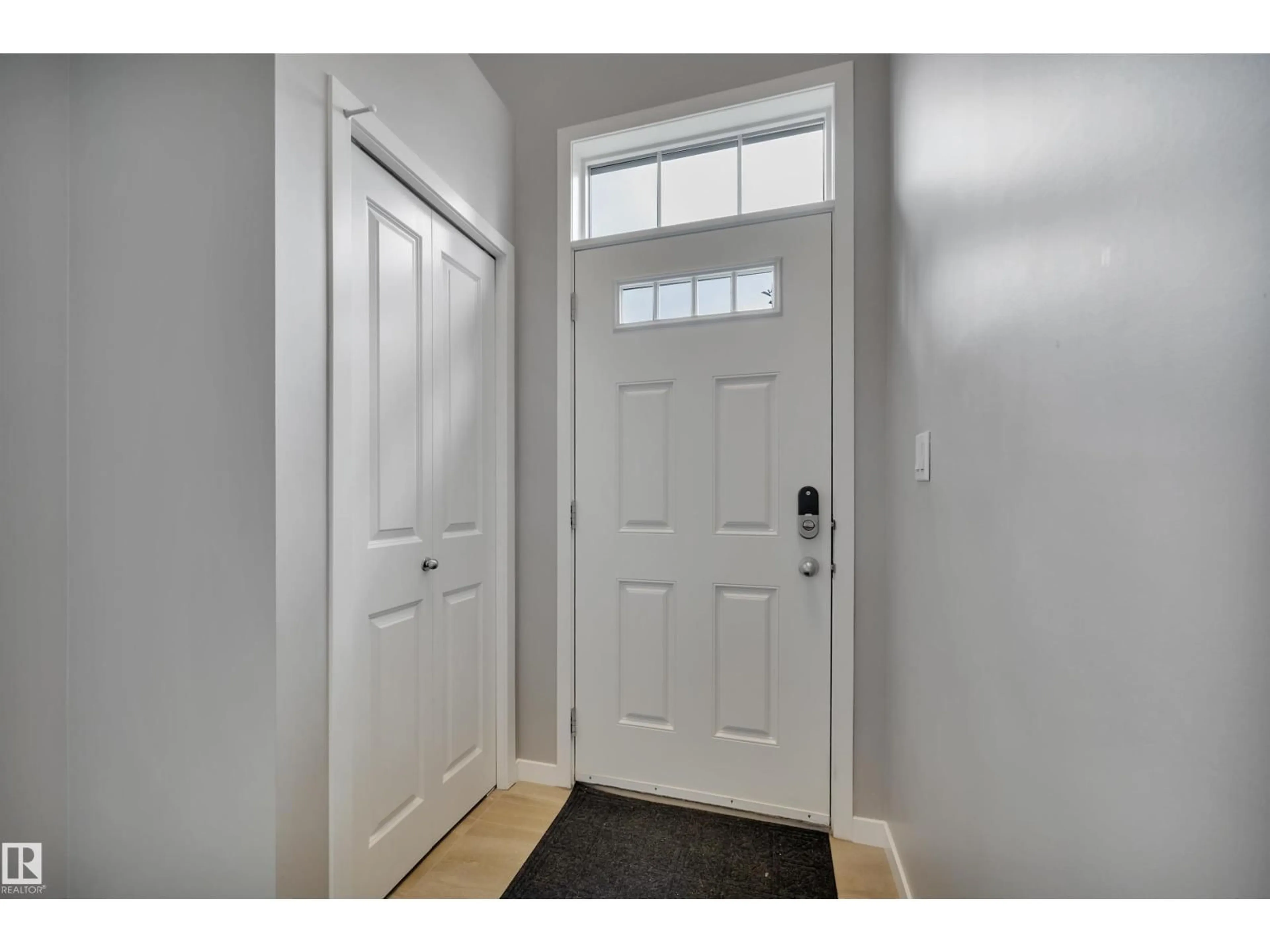 Indoor entryway for #122 - 3305 ORCHARDS LINK LI, Edmonton Alberta T6X2H1
