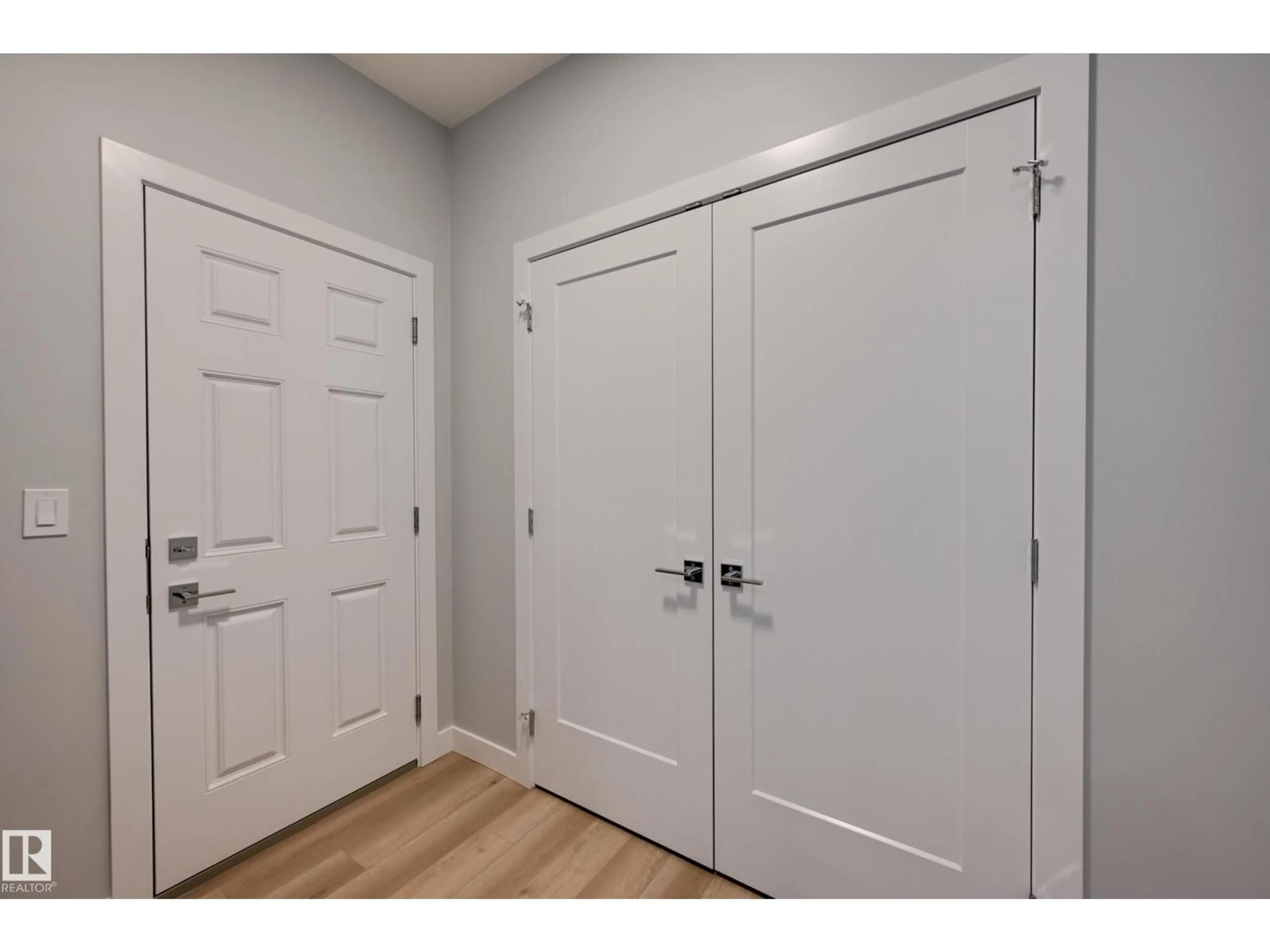 Indoor entryway for 10214 92A AV, Morinville Alberta T8R2R4