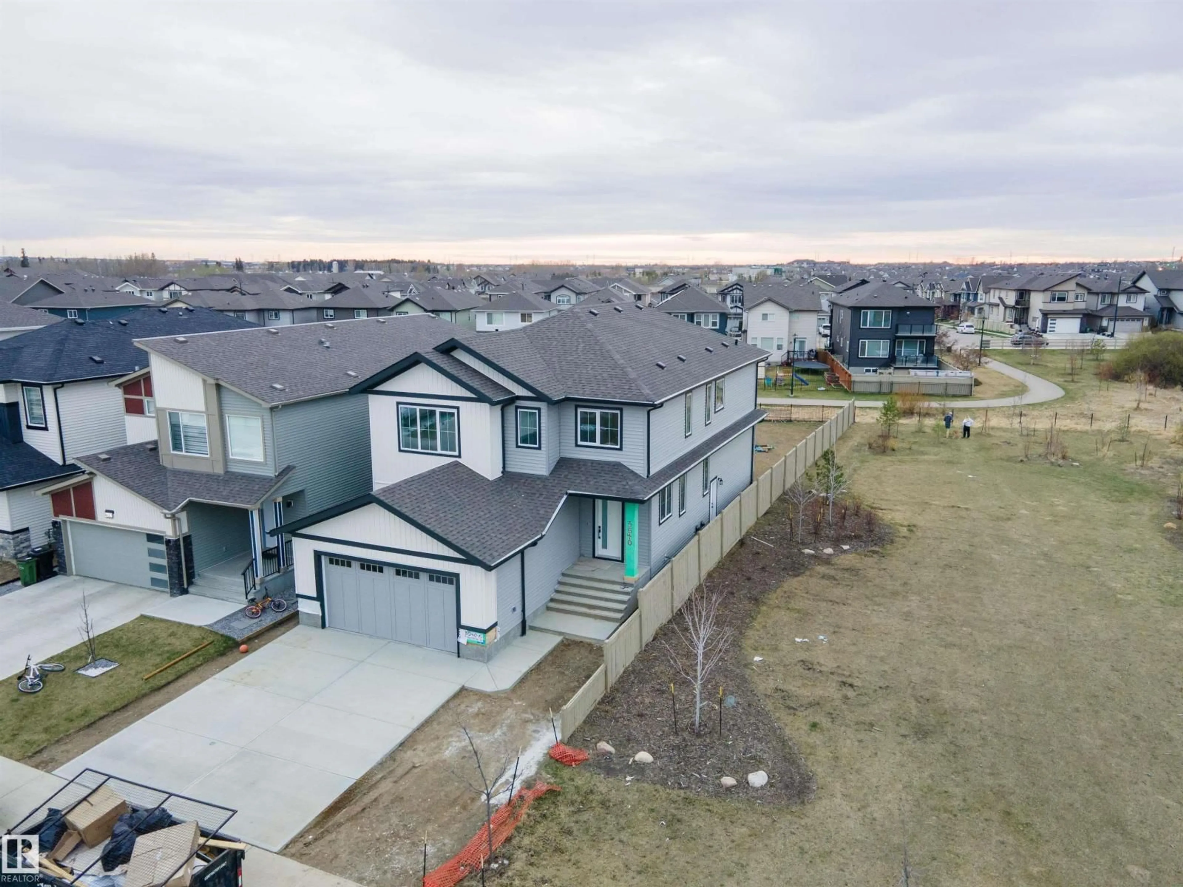 A pic from outside/outdoor area/front of a property/back of a property/a pic from drone, unknown for 3540 6 ST, Edmonton Alberta T6T2L5