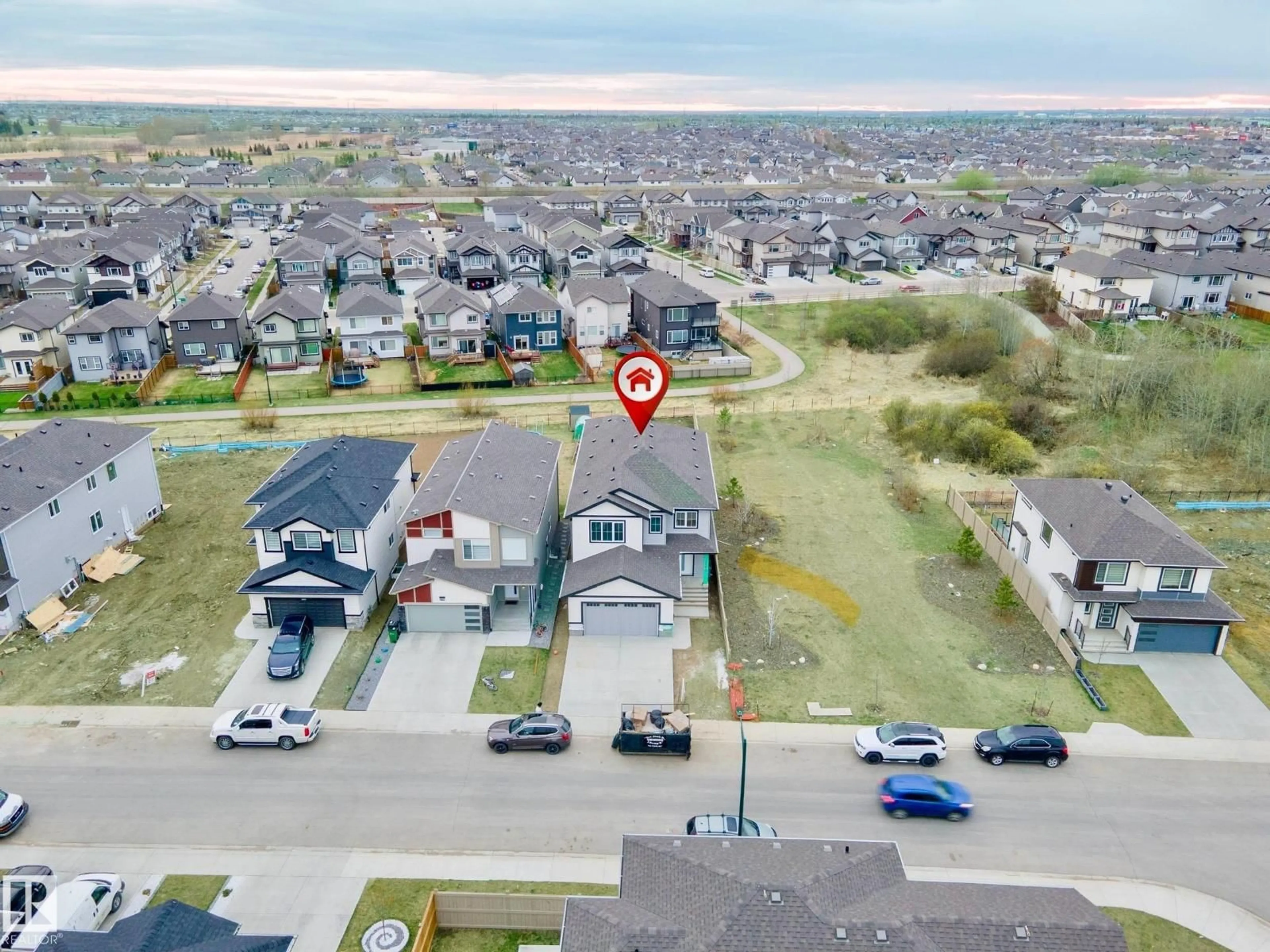 A pic from outside/outdoor area/front of a property/back of a property/a pic from drone, street for 3540 6 ST, Edmonton Alberta T6T2L5
