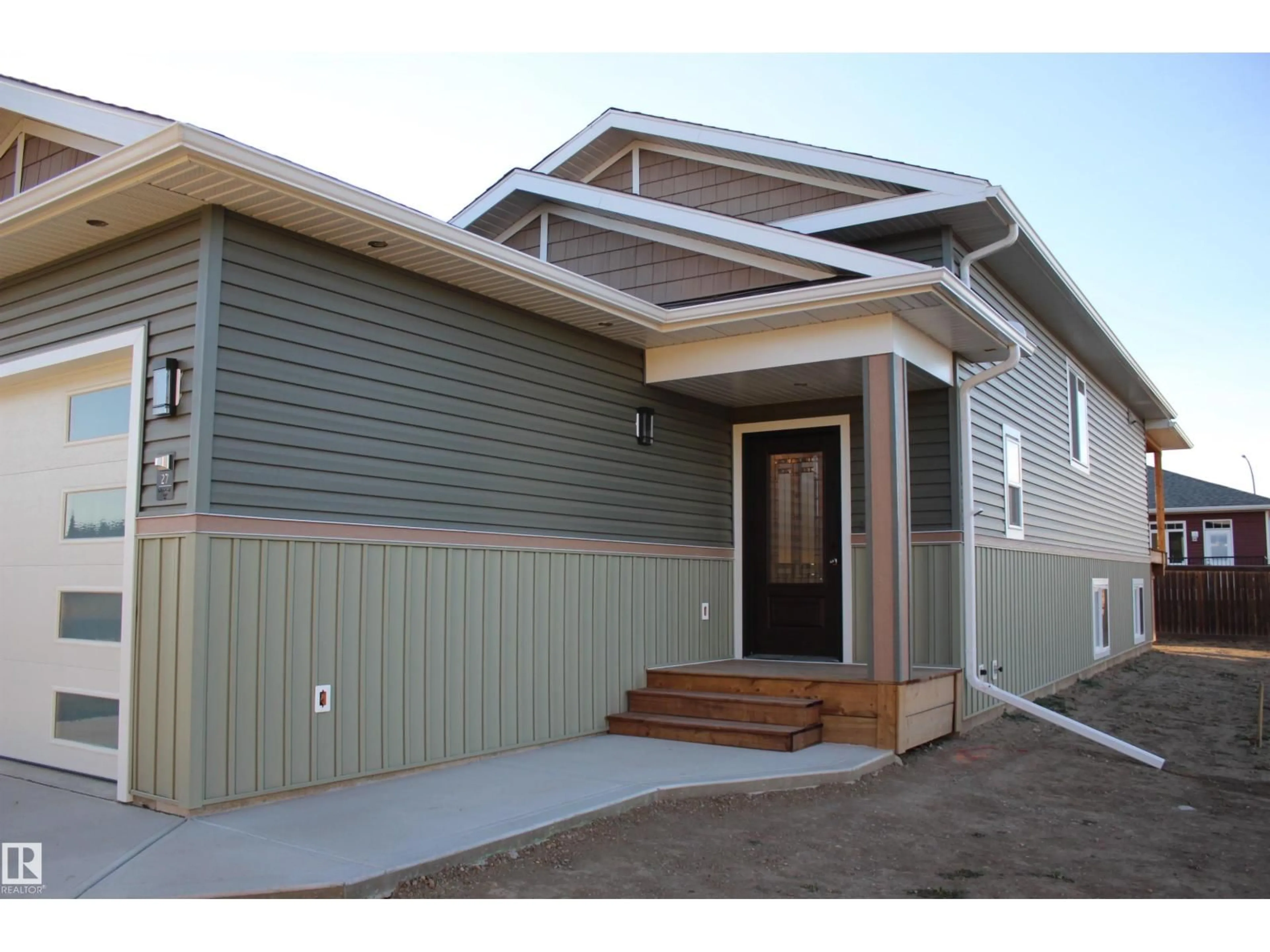 Home with vinyl exterior material, street for 27 WHITETAIL WY, Mundare Alberta T0B3H0