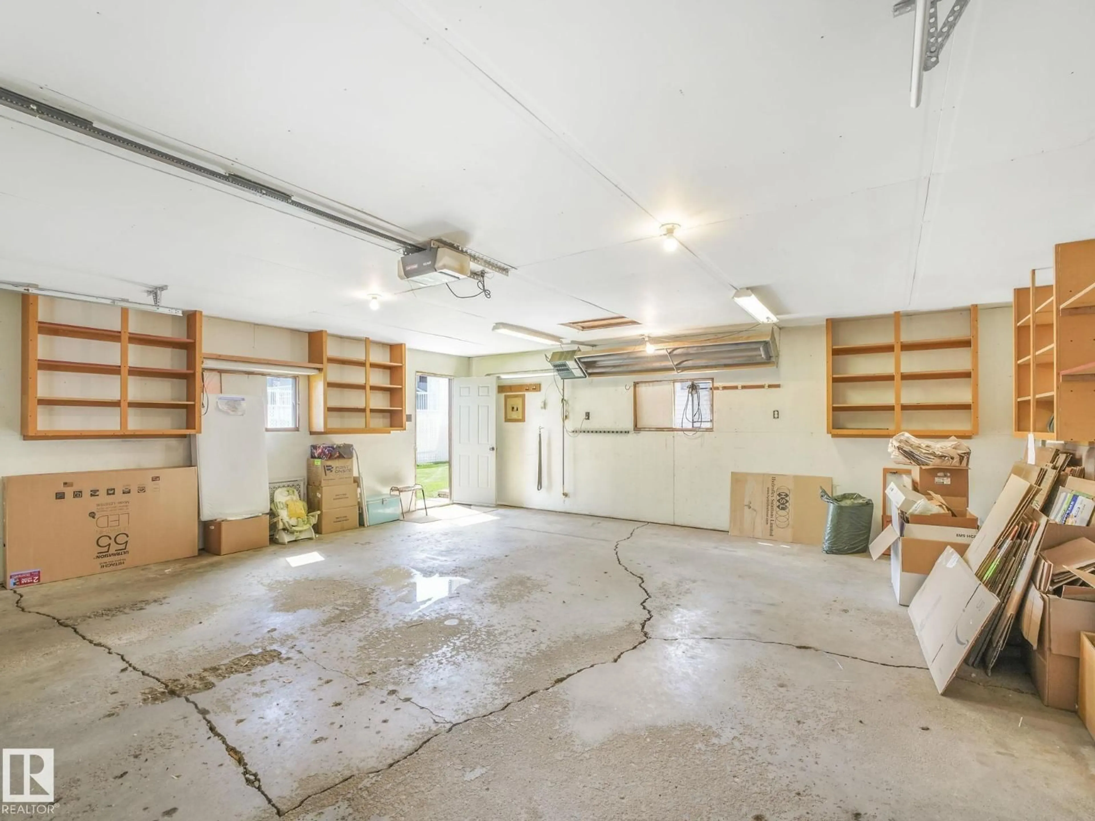 Indoor garage for NW - 1015 77 ST, Edmonton Alberta T6K3G4