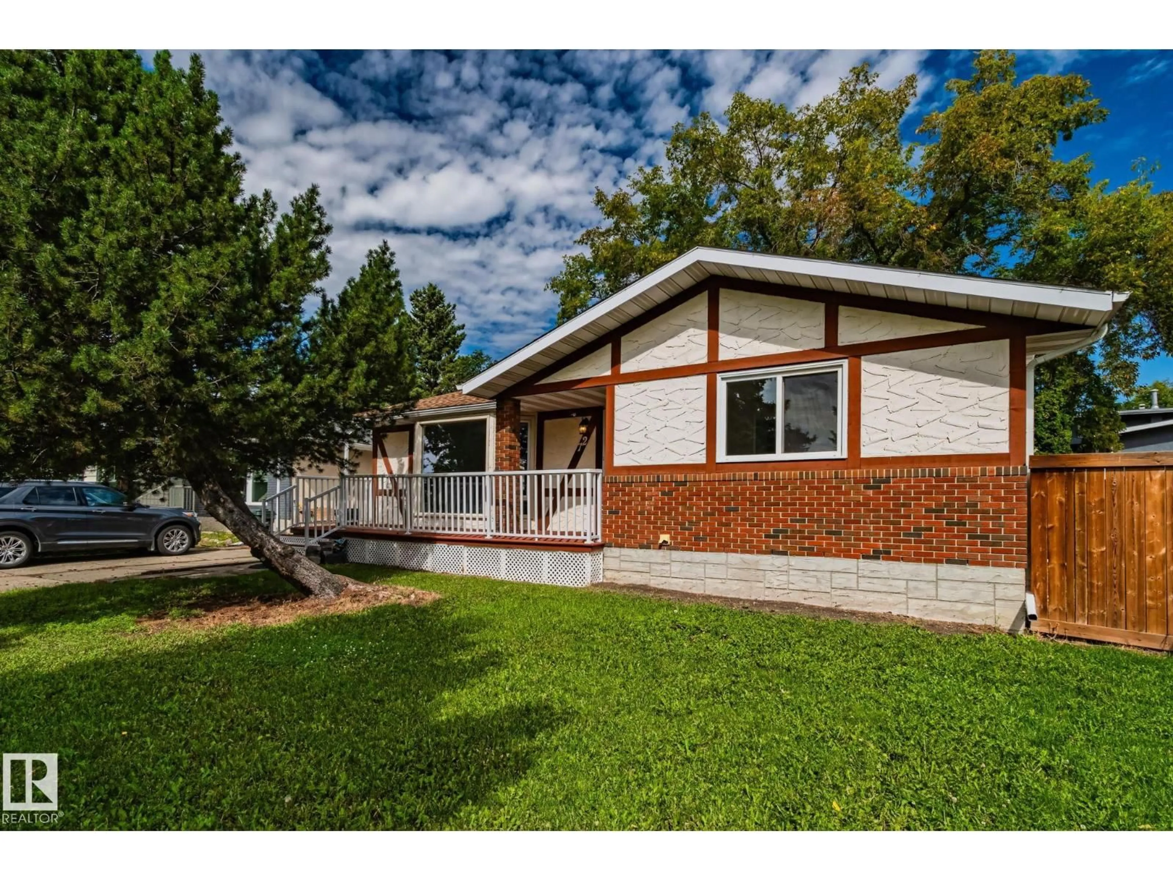 Home with brick exterior material, street for 72 GEORGIAN WY, Sherwood Park Alberta T8A2V7