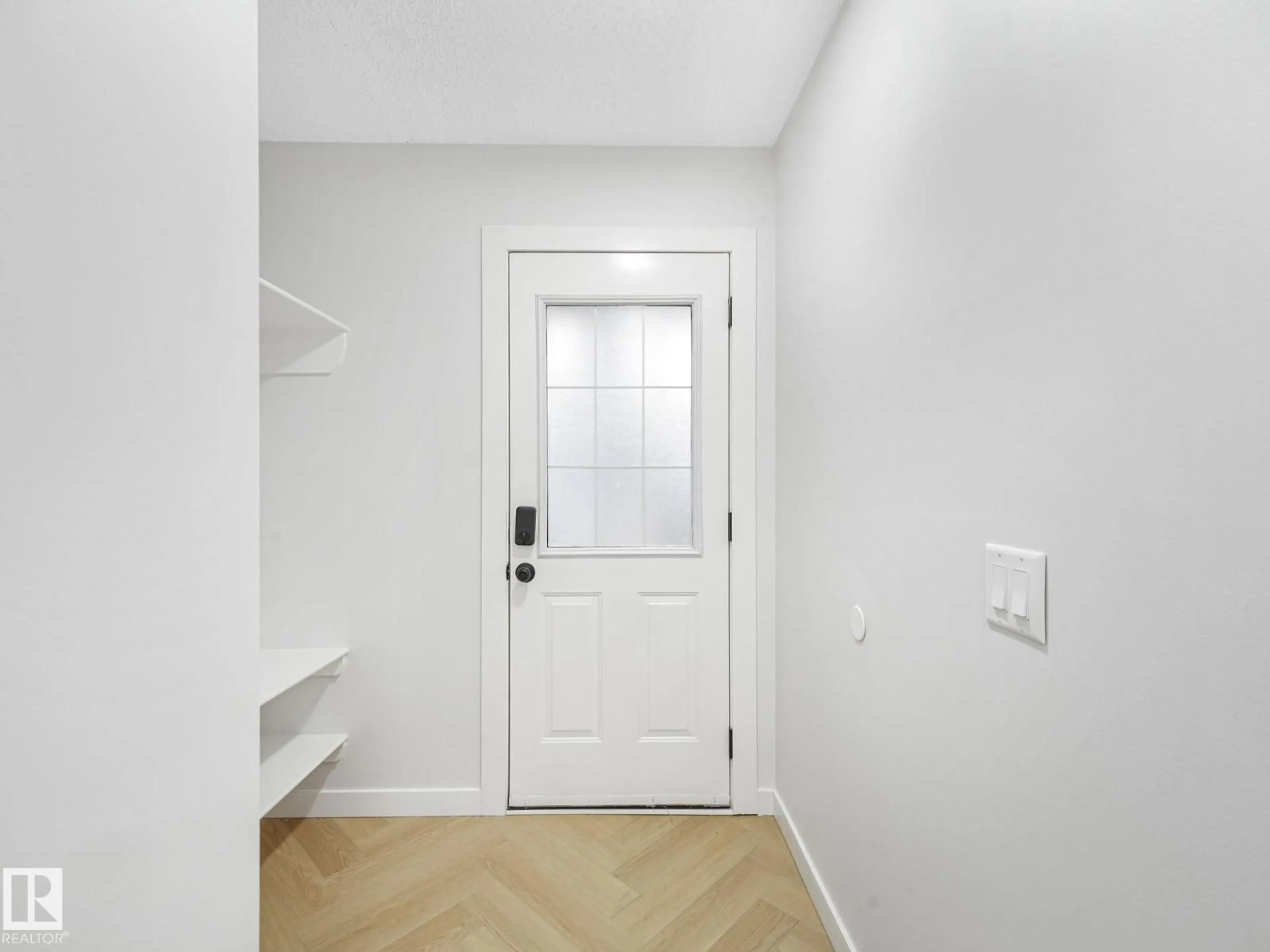 Indoor entryway for 100 - 19 WESTRIDGE CR, Spruce Grove Alberta T7X1R7