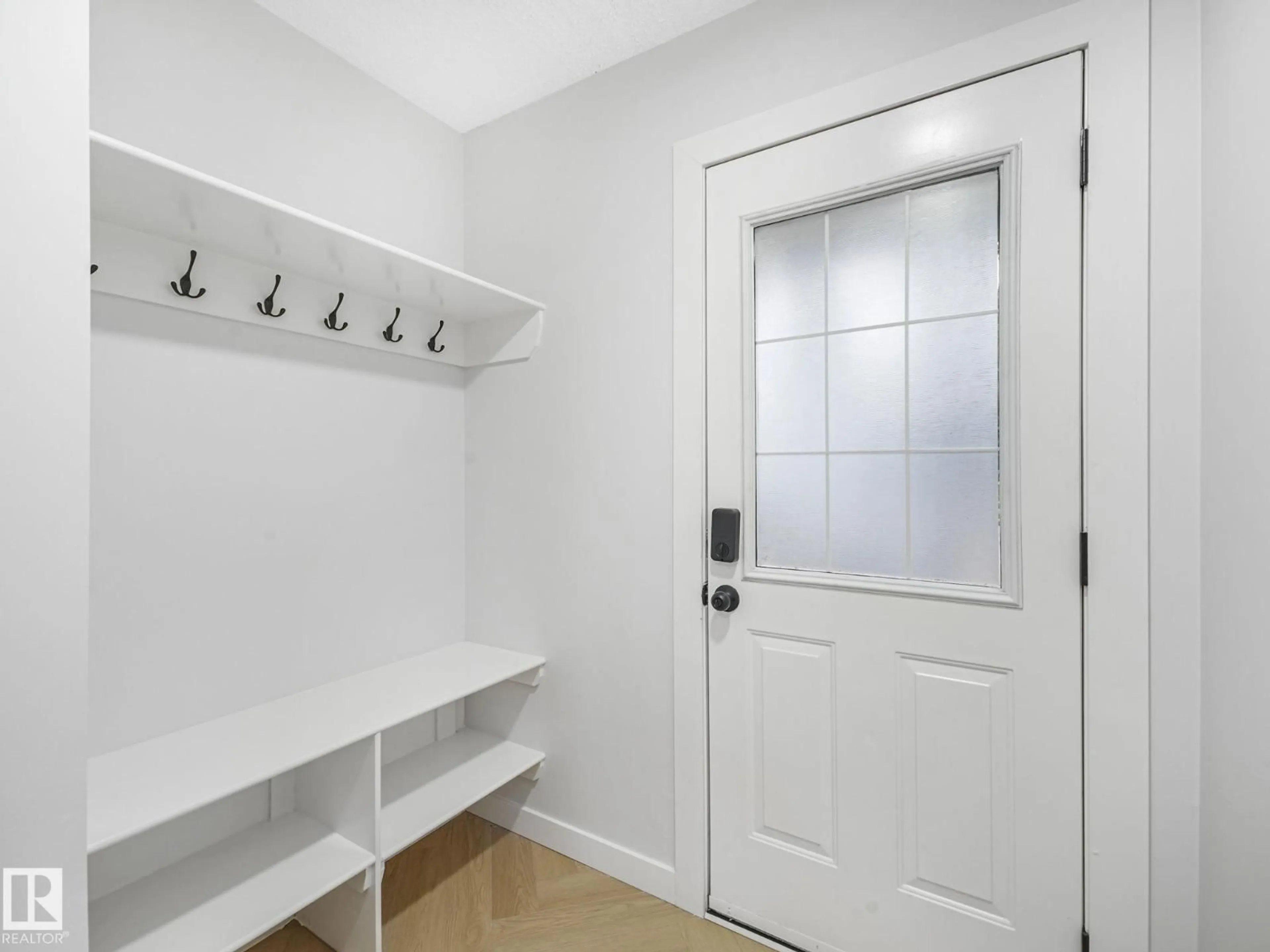 Indoor entryway for 100 - 19 WESTRIDGE CR, Spruce Grove Alberta T7X1R7