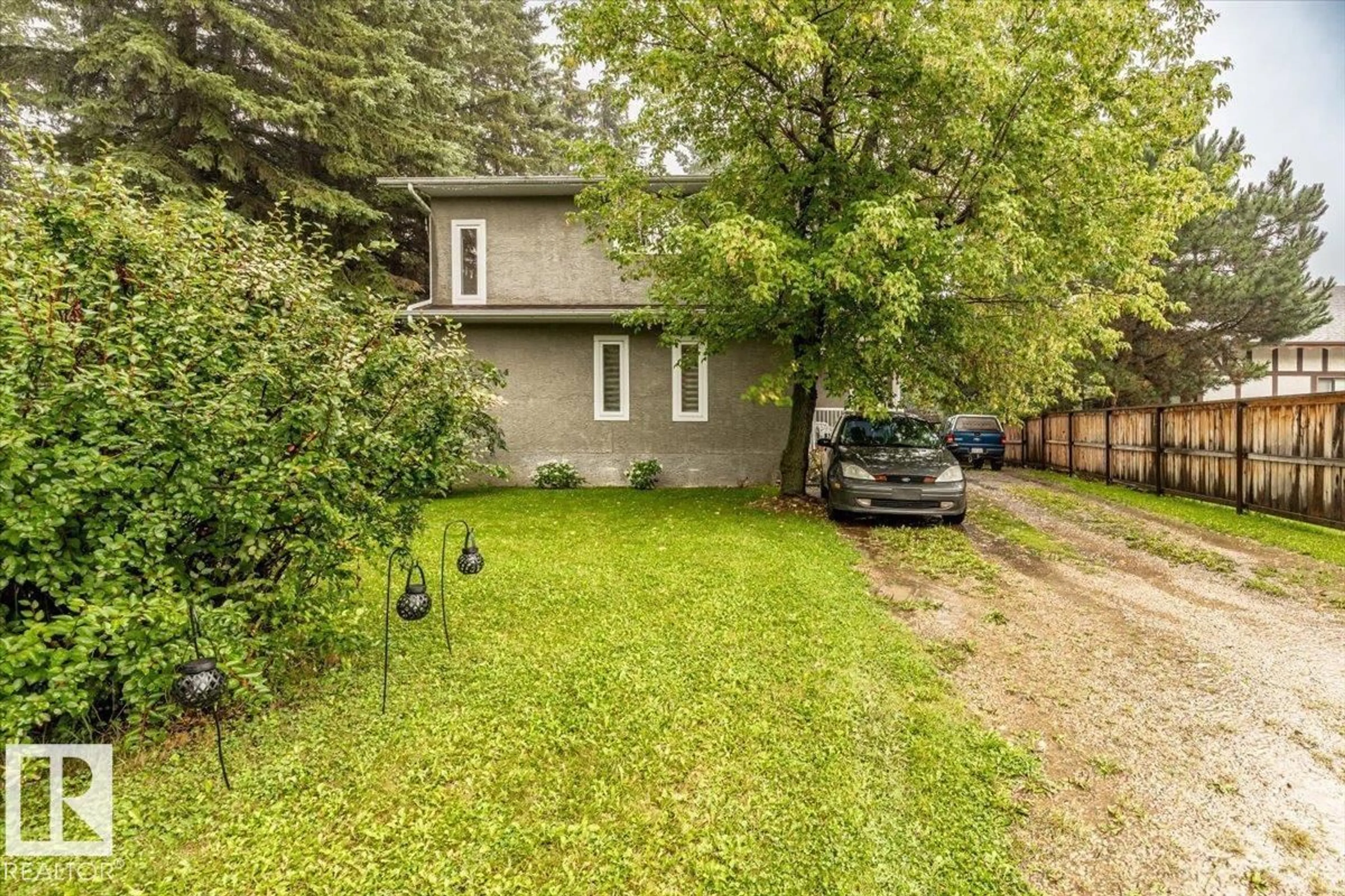 A pic from outside/outdoor area/front of a property/back of a property/a pic from drone, street for 517 5TH STREET, Rural Wetaskiwin County Alberta T0C2V0