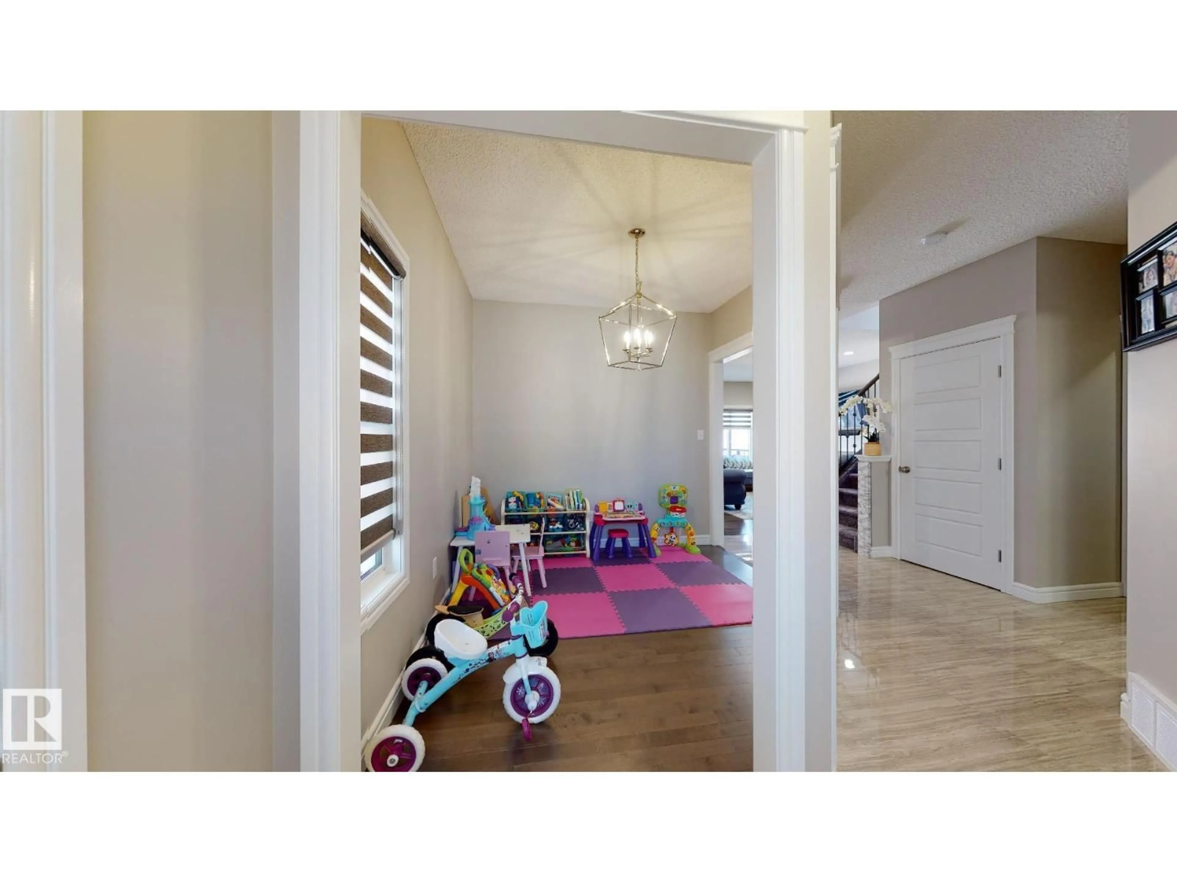 Indoor entryway for 8716 CARSON WY, Edmonton Alberta T6W3K8