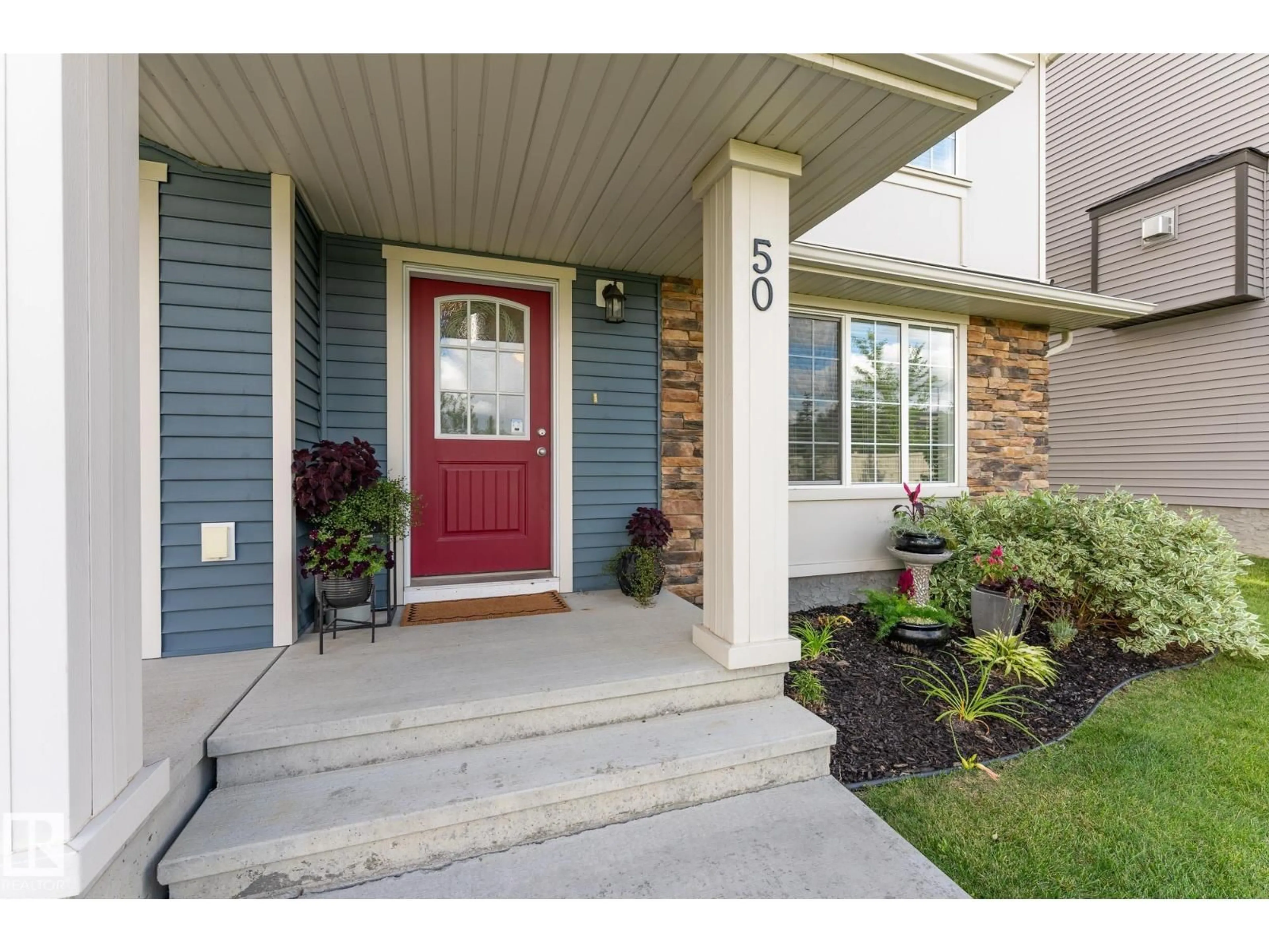 Indoor entryway for 20 - 50 AUGUSTINE CR, Sherwood Park Alberta T8H0Z8
