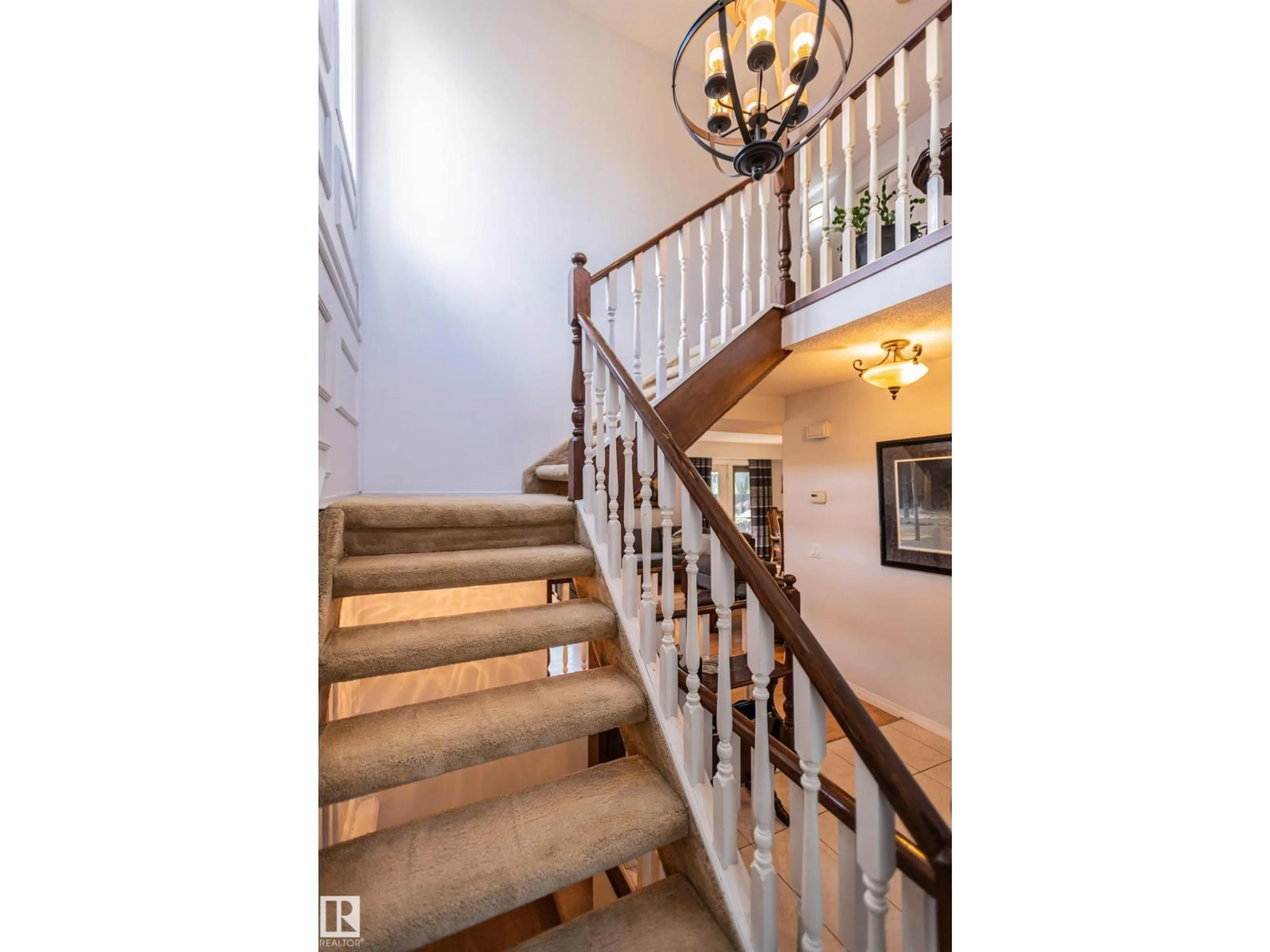 Stairs for 91 GRANDIN WOODS ES, St. Albert Alberta T8N2Y4