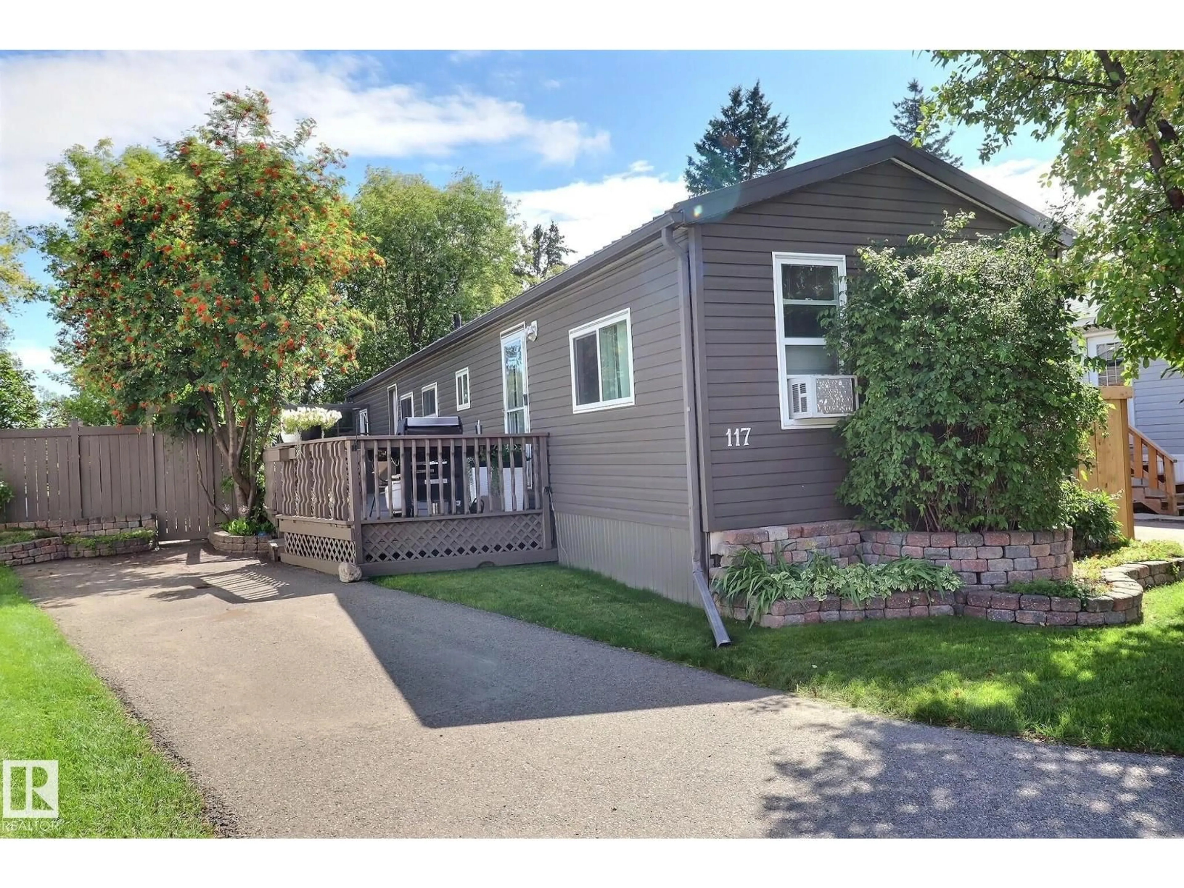Home with vinyl exterior material, street for NW - 117 WEST VIEW CR, Edmonton Alberta T5S1T5