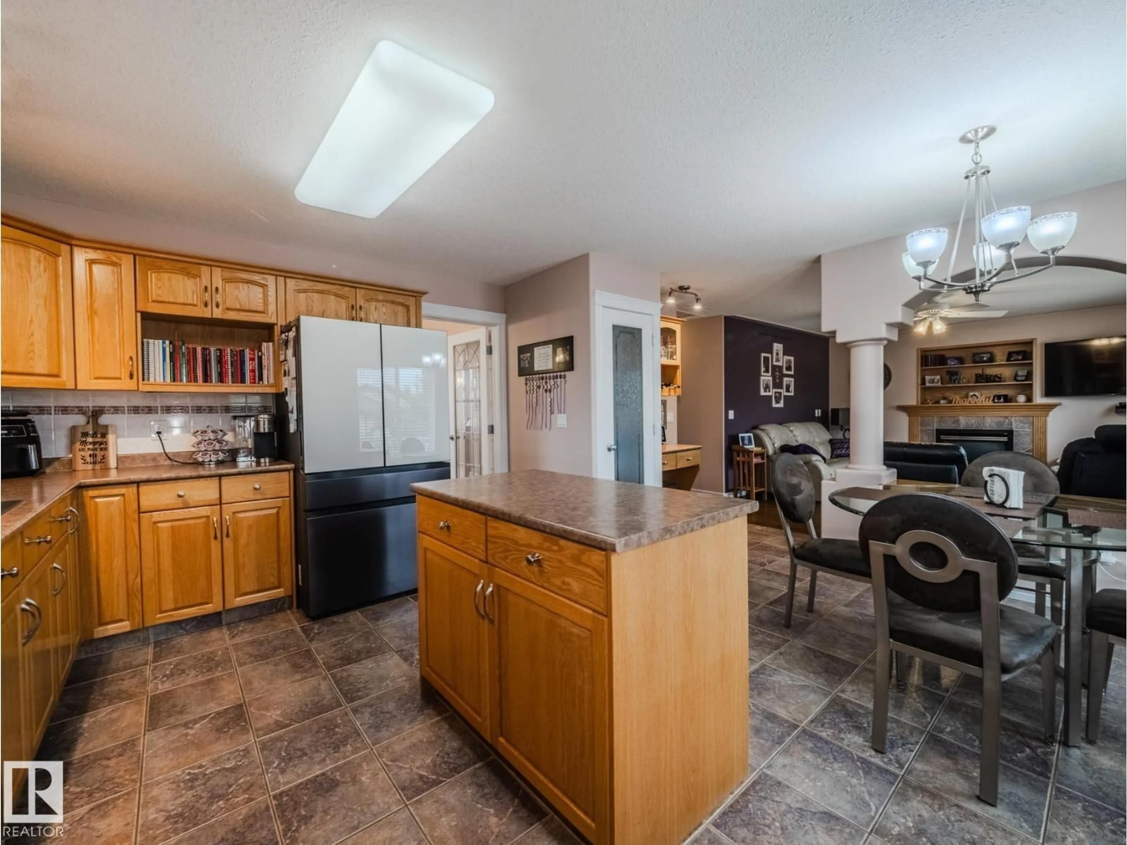 Open concept kitchen, ceramic/tile floor for 212 NEWCASTLE CR, Sherwood Park Alberta T8A6K9