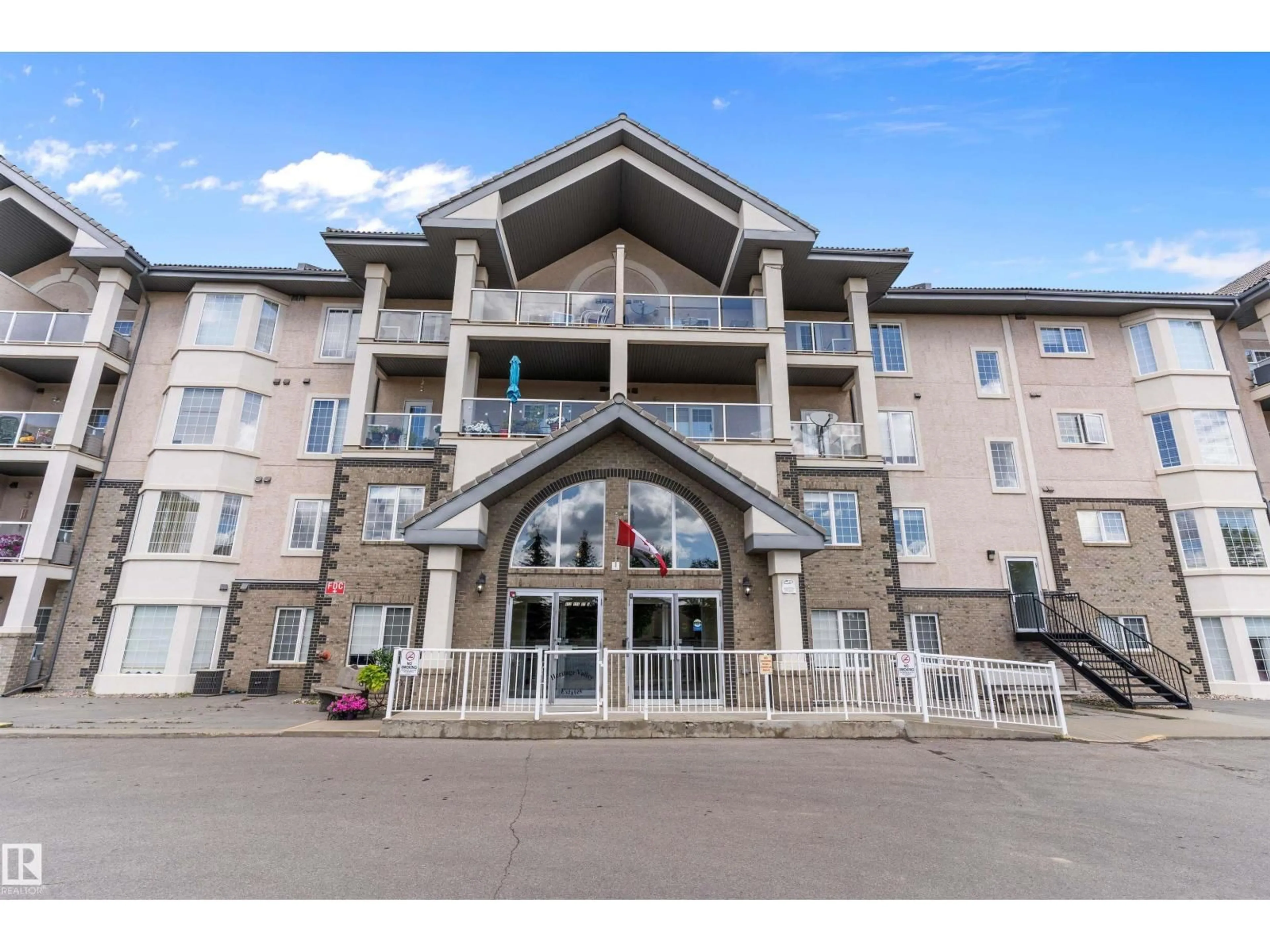 Indoor foyer for #102 - 612 111 ST, Edmonton Alberta T6W1R9