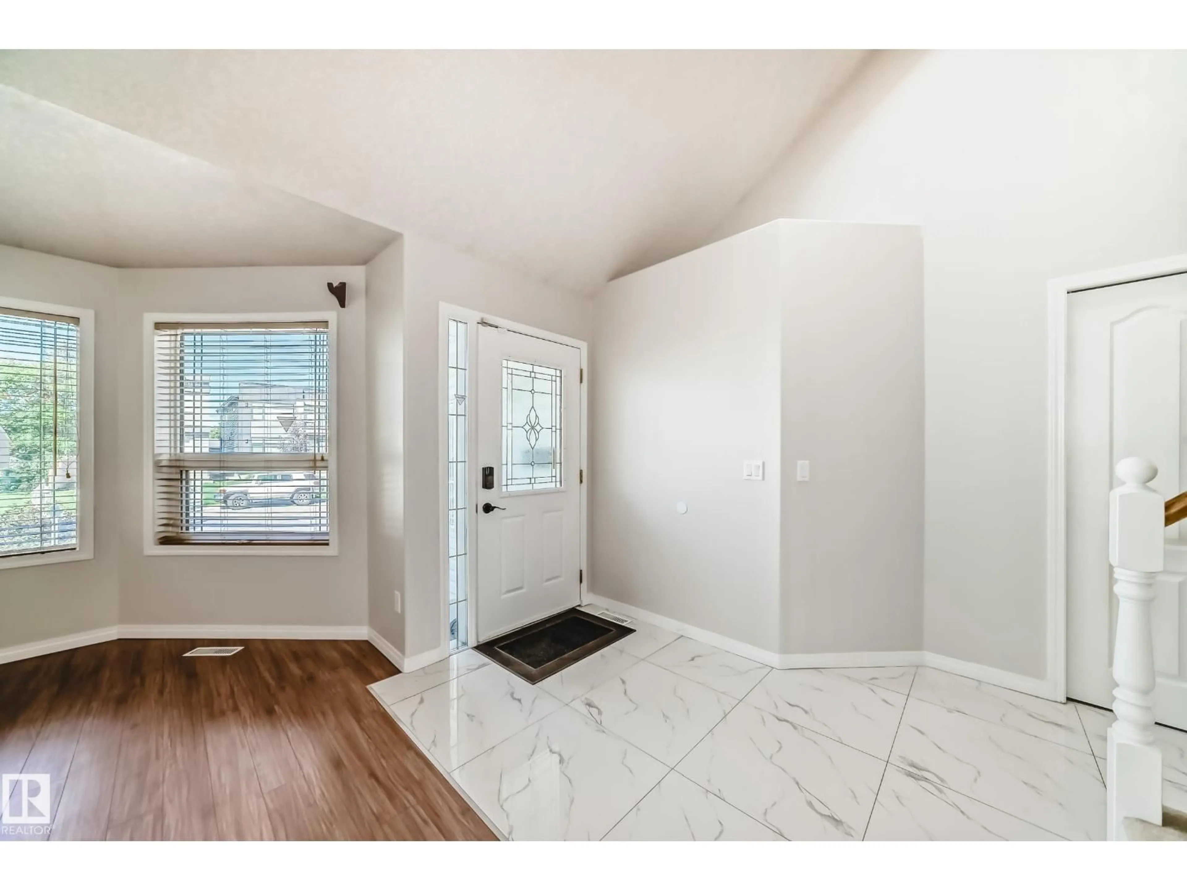 Indoor entryway for NW - 9311 153 ST, Edmonton Alberta T5R1P9