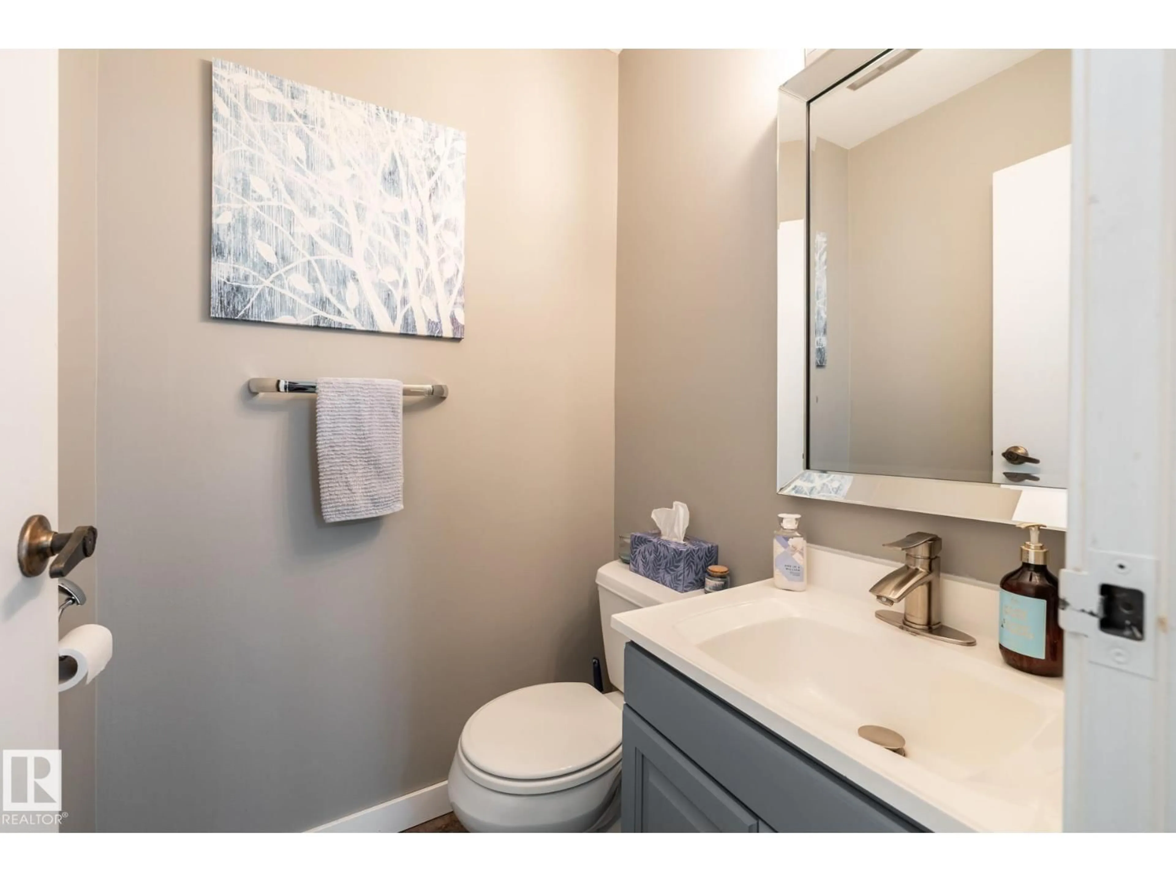 Standard bathroom, ceramic/tile floor for 14446 56 STREET, Edmonton Alberta T5A3R1
