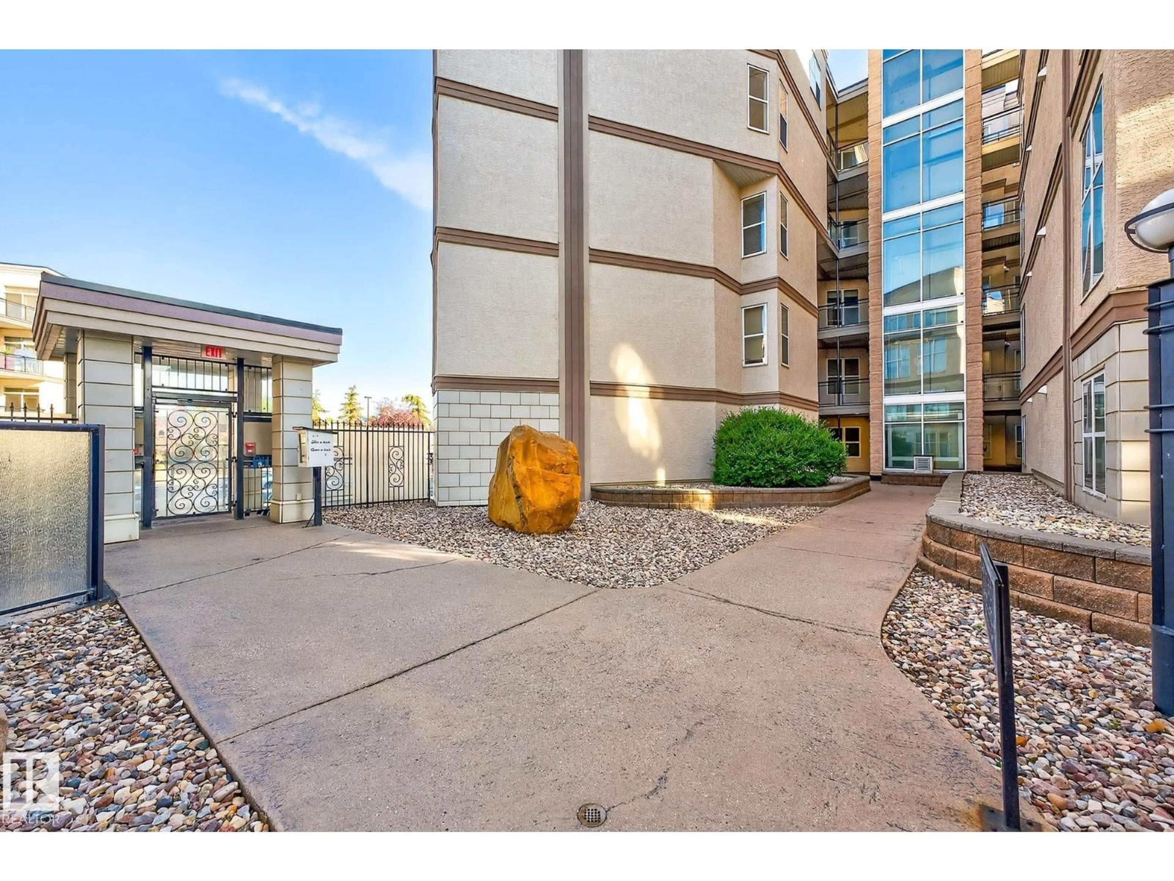 Indoor foyer for #403 - 4835 104A ST, Edmonton Alberta T6H0R5
