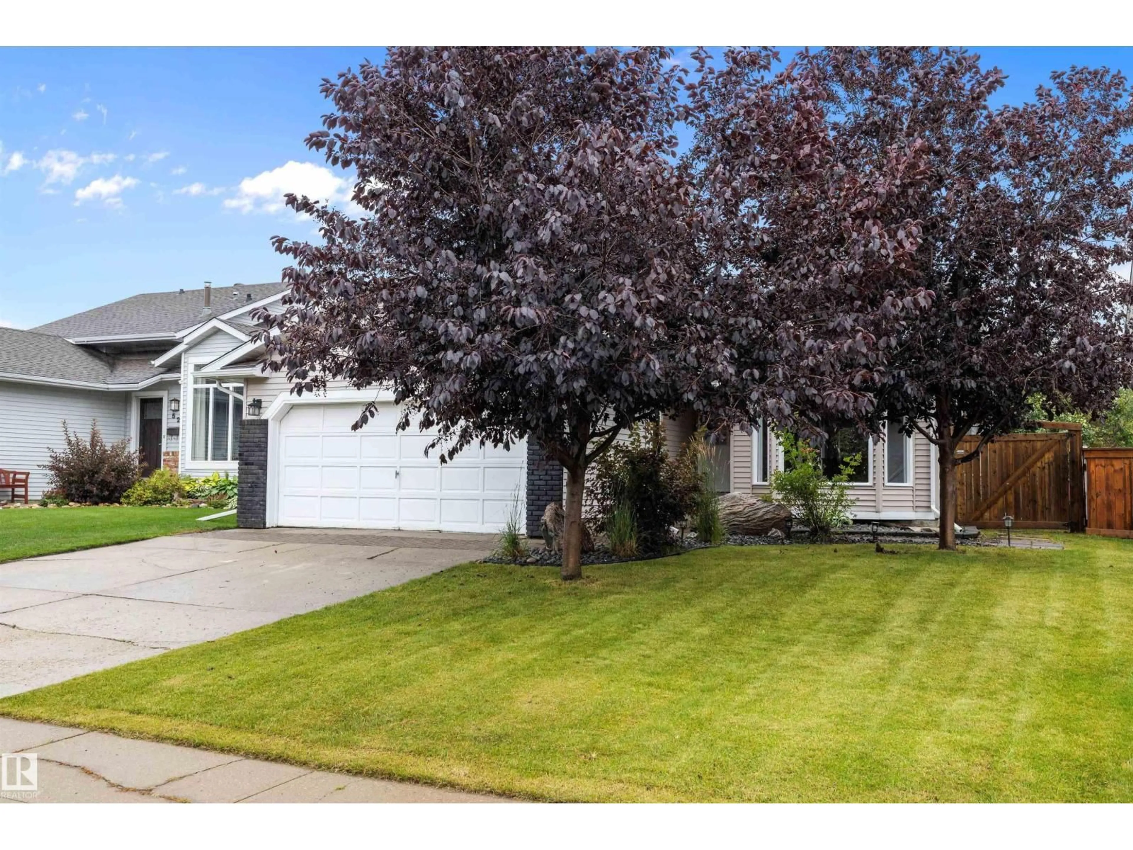 Home with vinyl exterior material, street for 50 MCKEAN WY, Spruce Grove Alberta T7X2S1