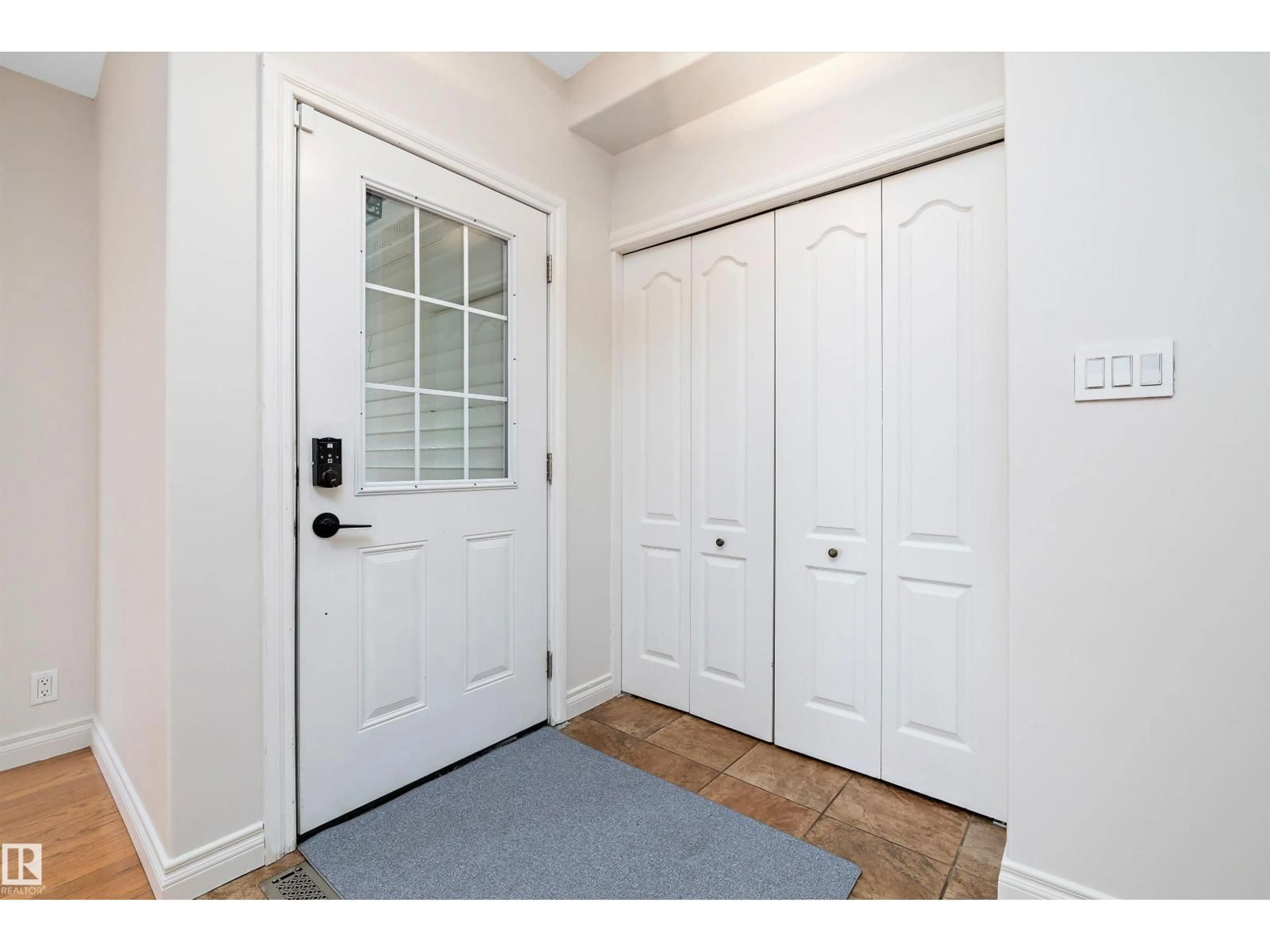 Indoor entryway for 50 MCKEAN WY, Spruce Grove Alberta T7X2S1