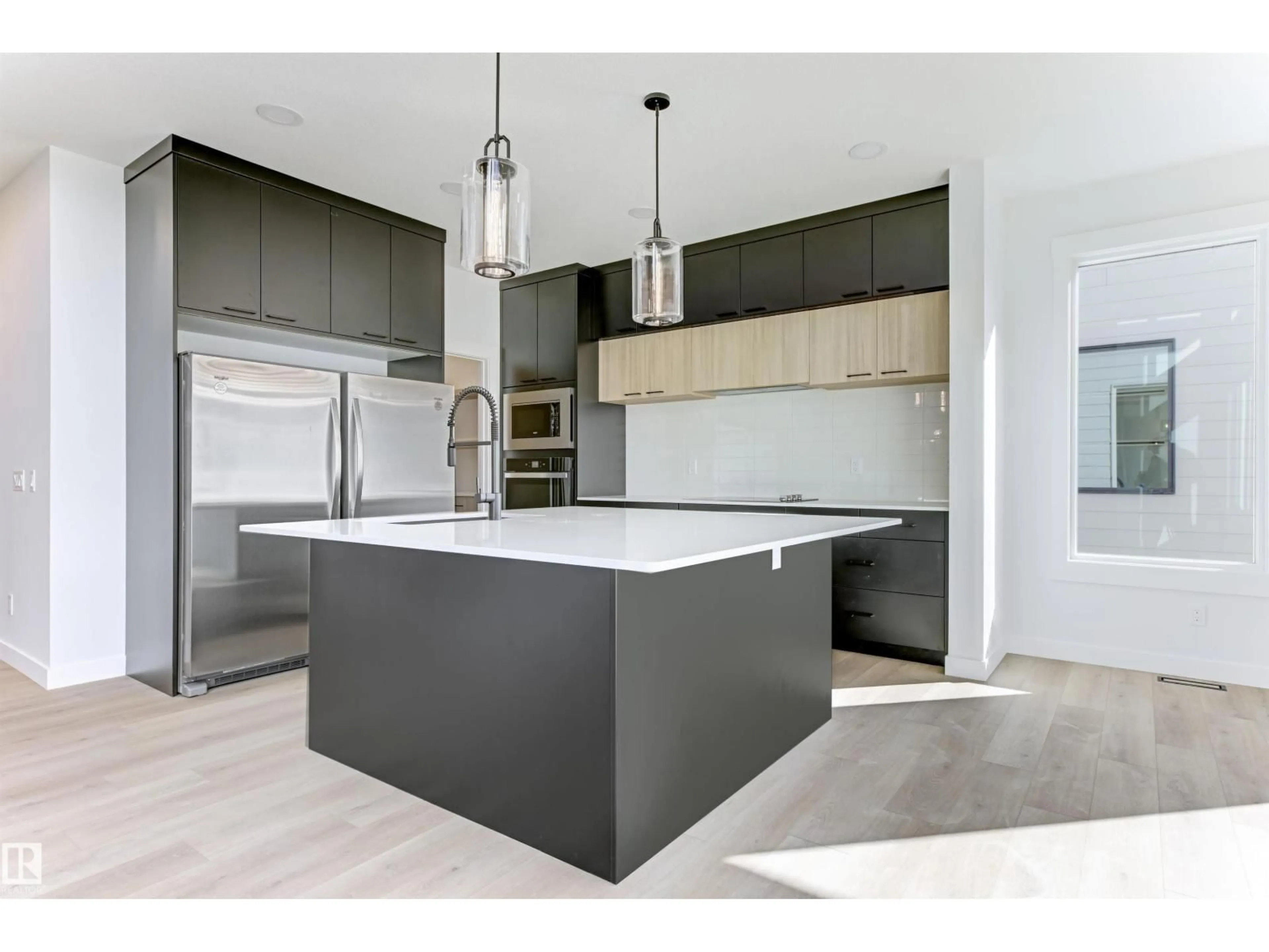 Contemporary kitchen, unknown for 6953 176A AVENUE, Edmonton Alberta T5Z0W8