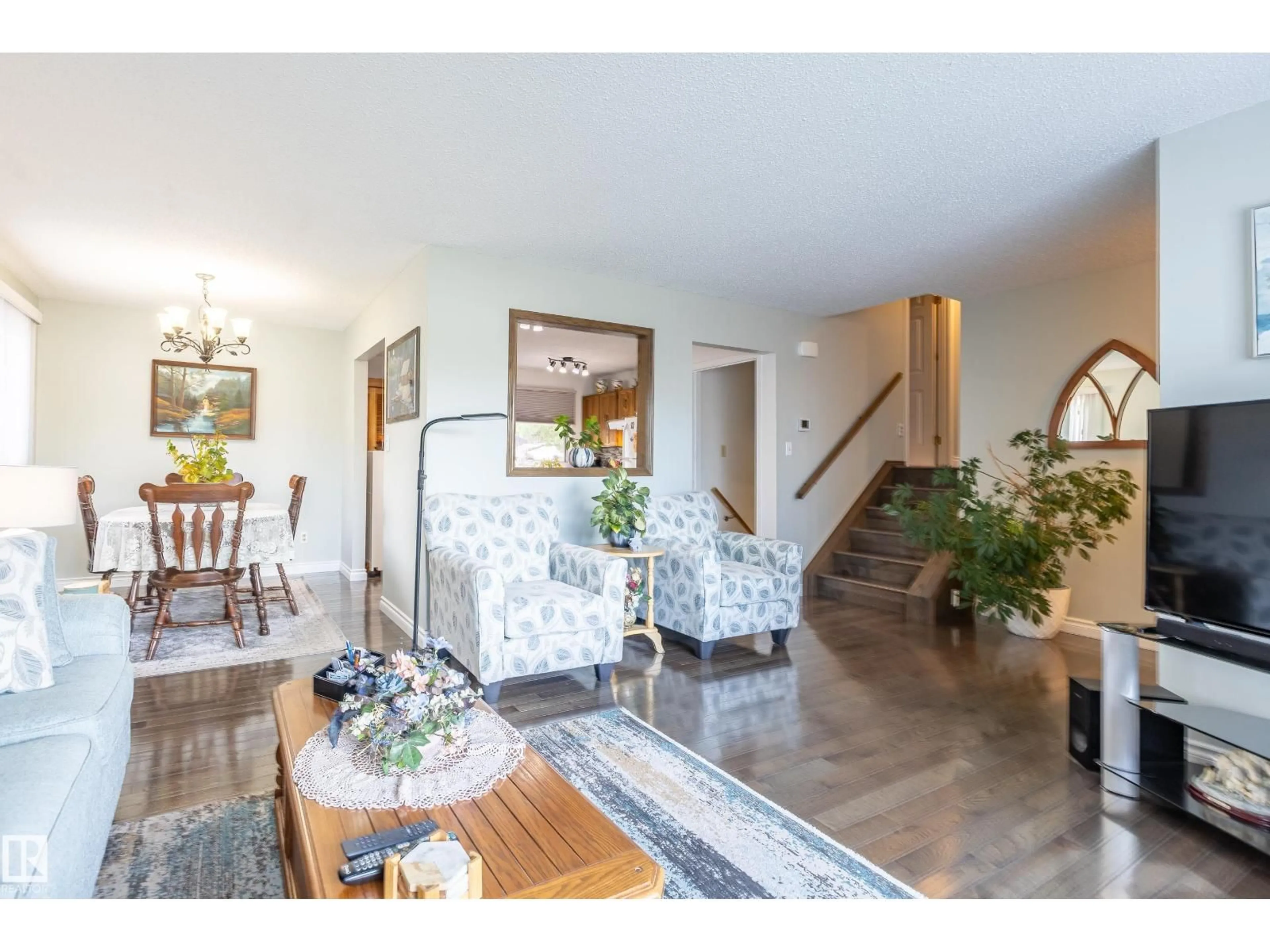 Unknown for 732 GRANDIN DR, Morinville Alberta T8R1K2