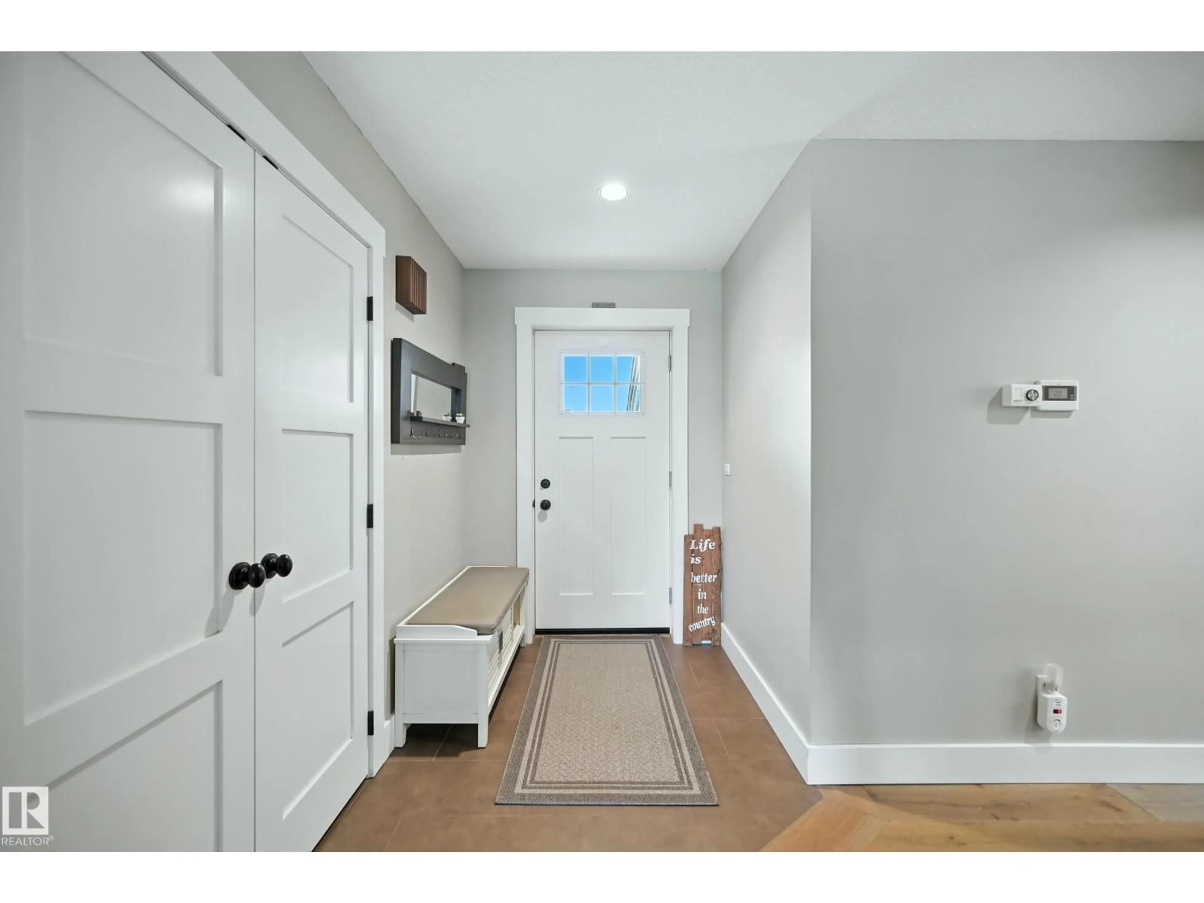 Indoor entryway for 1070 - 50242 RGE ROAD 244 A, Rural Leduc County Alberta T4X0P4