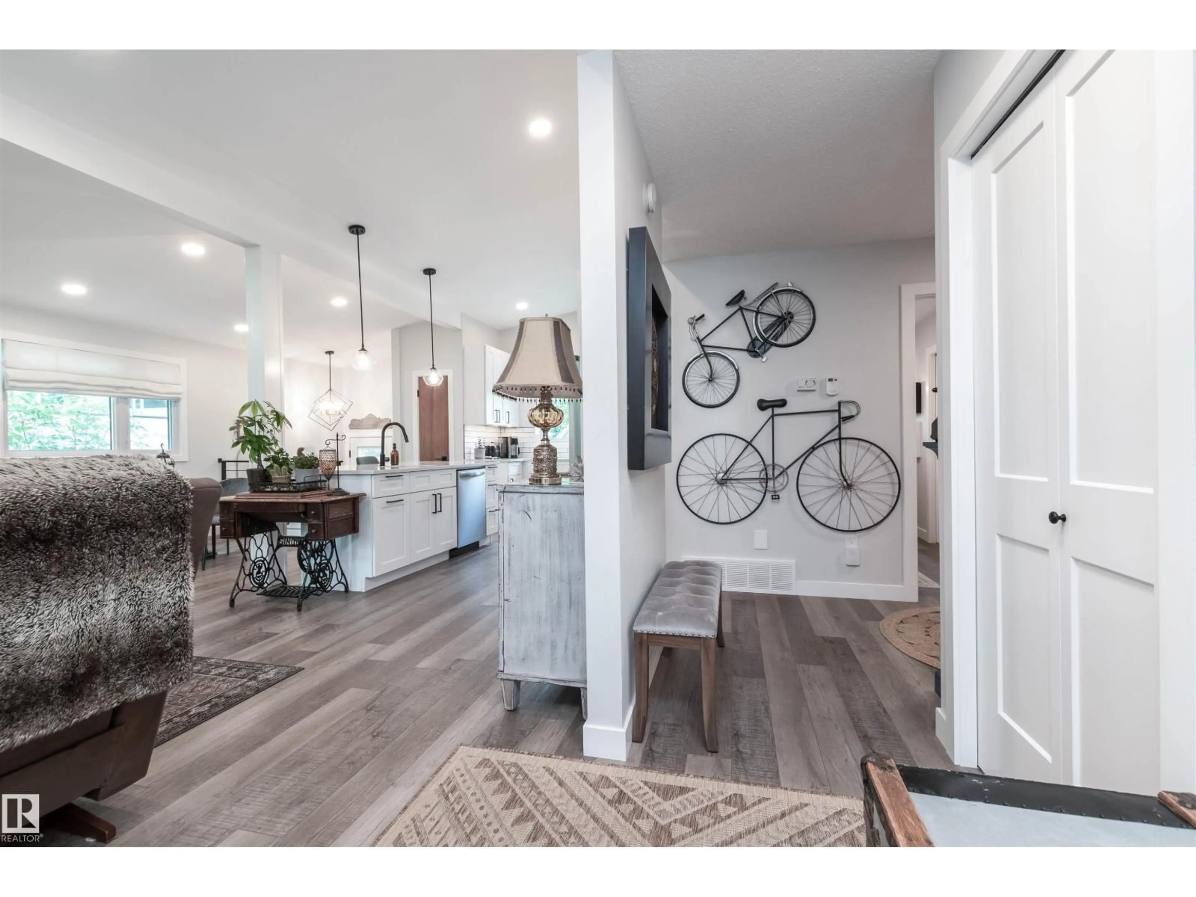 Indoor entryway for 2 GLENWOOD DR, Sherwood Park Alberta T8A0K9