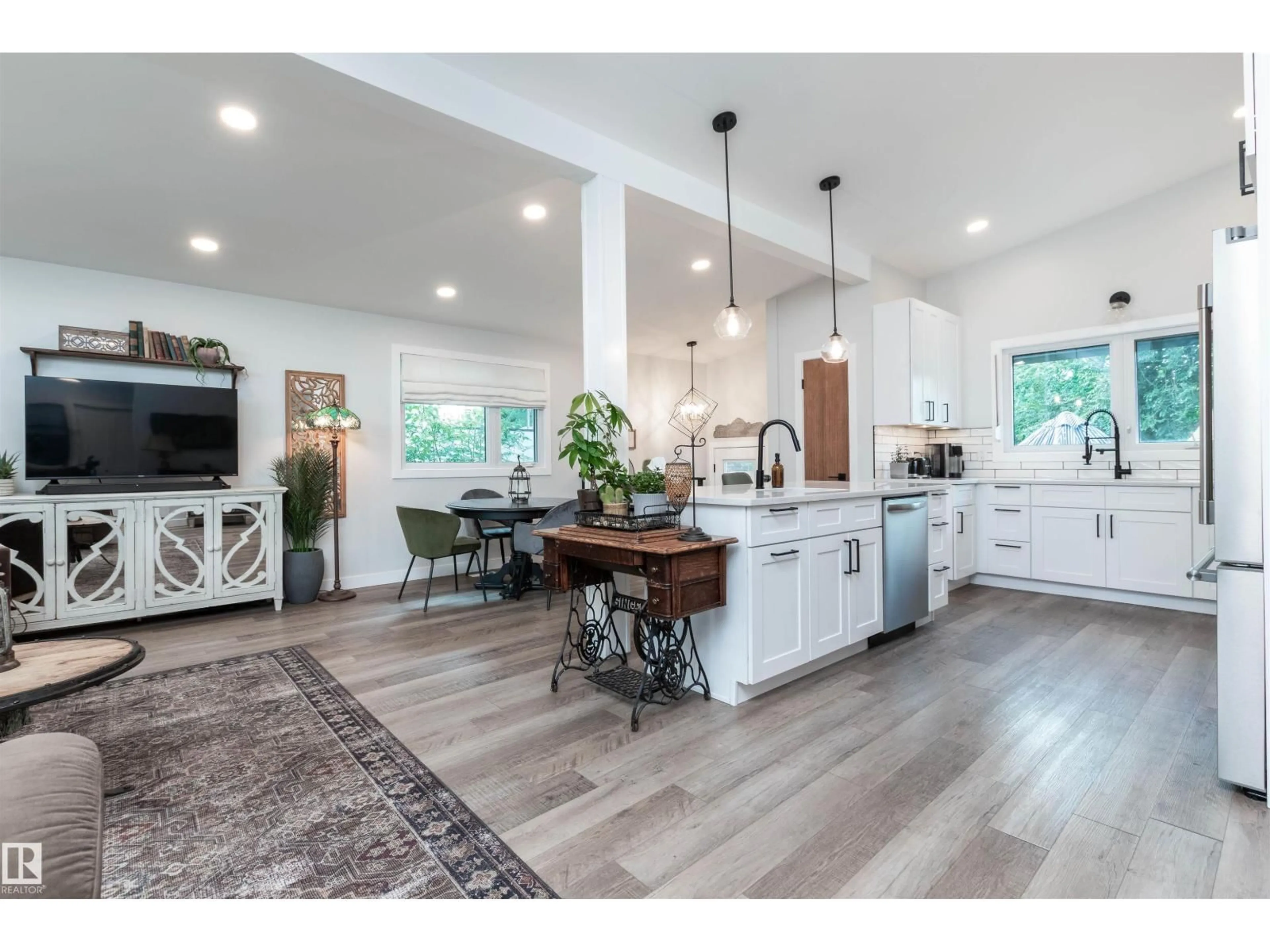 Open concept kitchen, unknown for 2 GLENWOOD DR, Sherwood Park Alberta T8A0K9