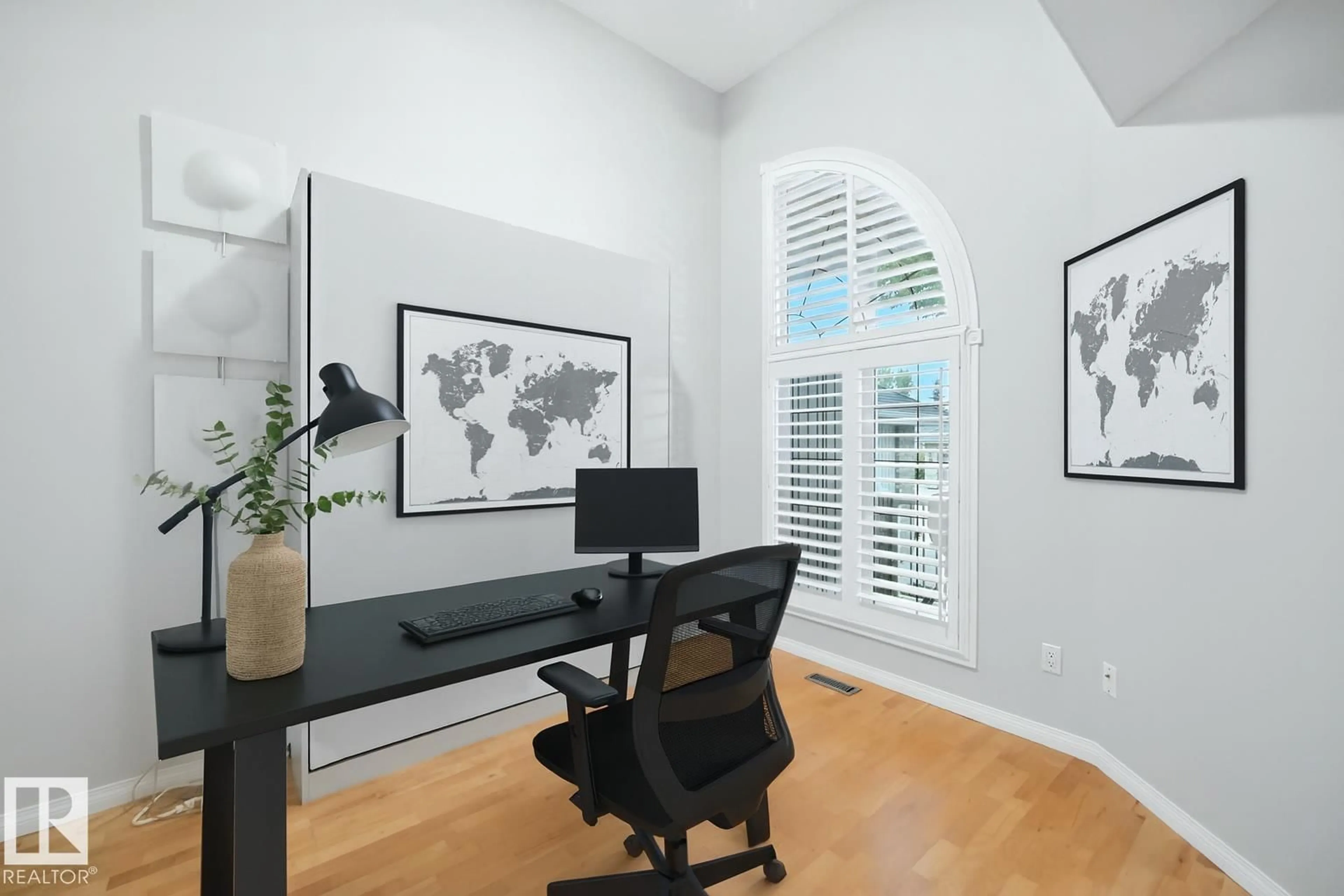 A pic of a room for 16 10848 8 AV SW, Edmonton Alberta T6W1G5
