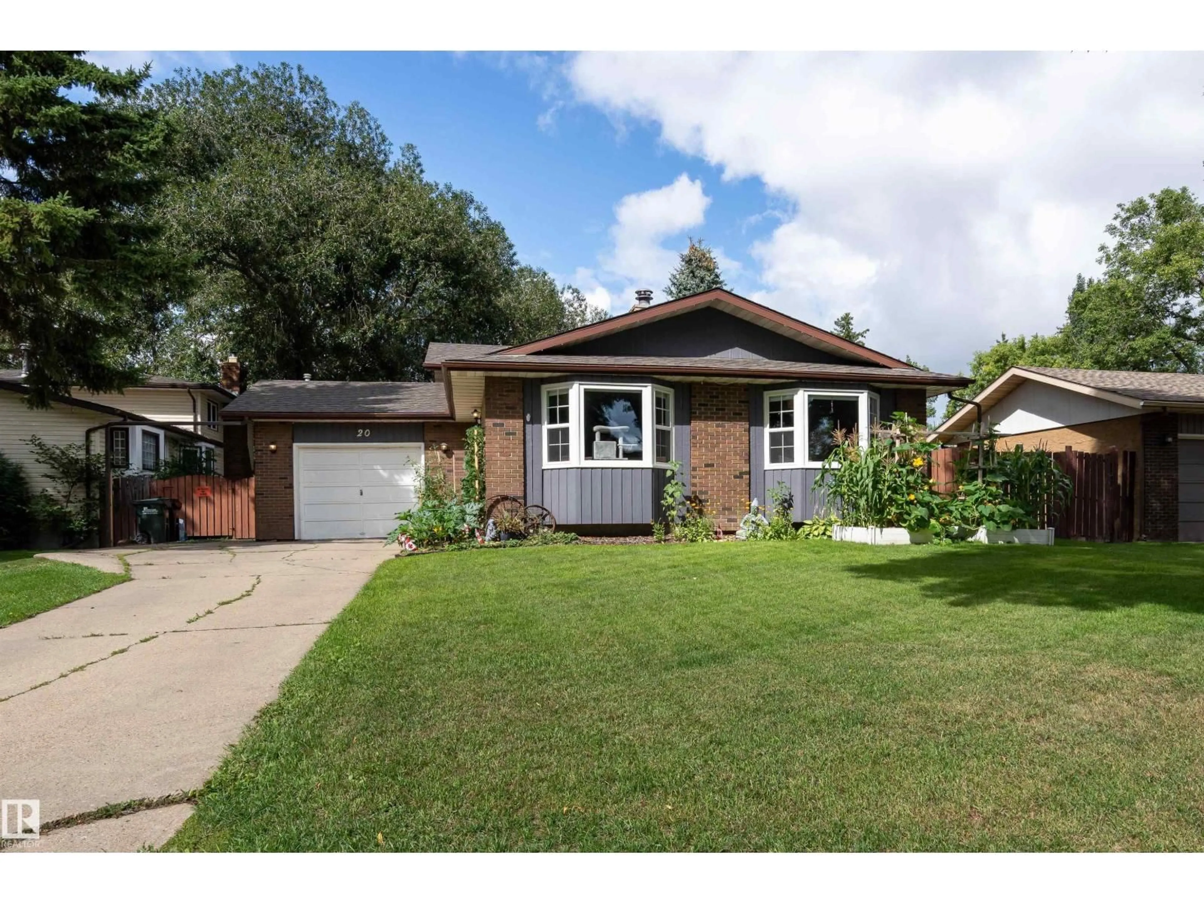Home with brick exterior material, street for 20 WOODLAKE RD, Sherwood Park Alberta T8A4B7