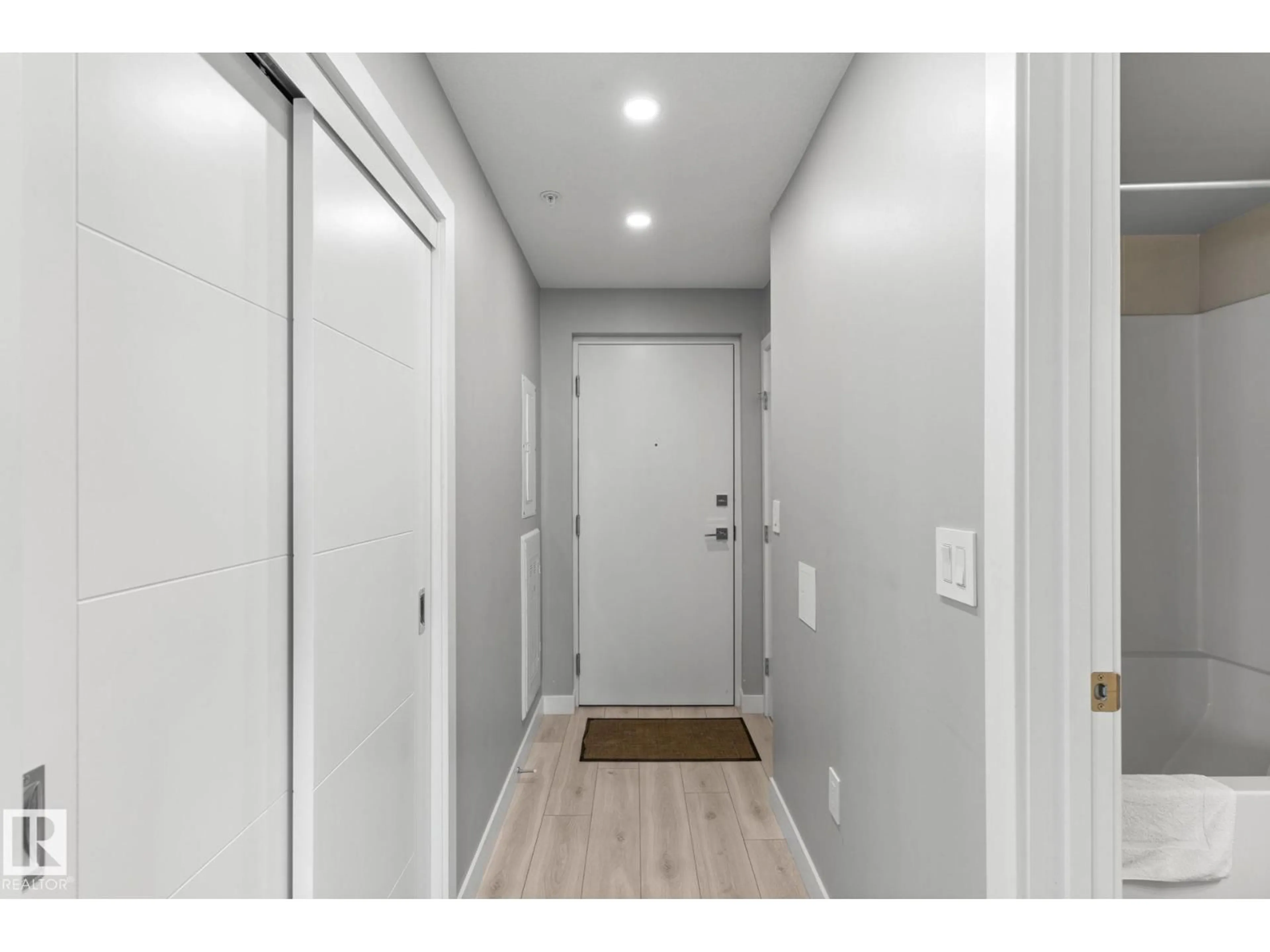 Indoor entryway for 1603 - 10180 103 ST NW, Edmonton Alberta T5J0L1
