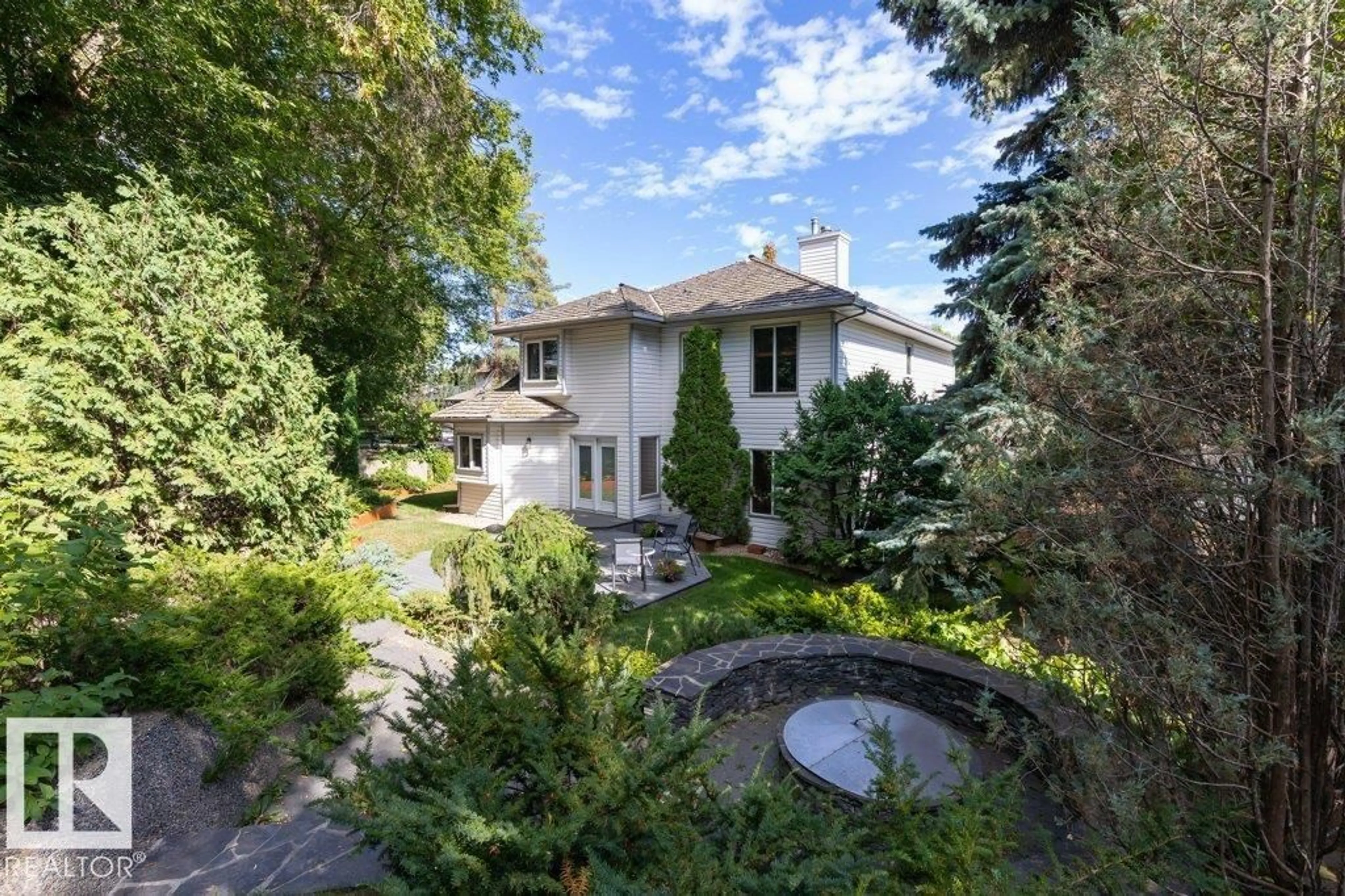 A pic from outside/outdoor area/front of a property/back of a property/a pic from drone, street for 41 IRONWOOD DR, St. Albert Alberta T8N5J2