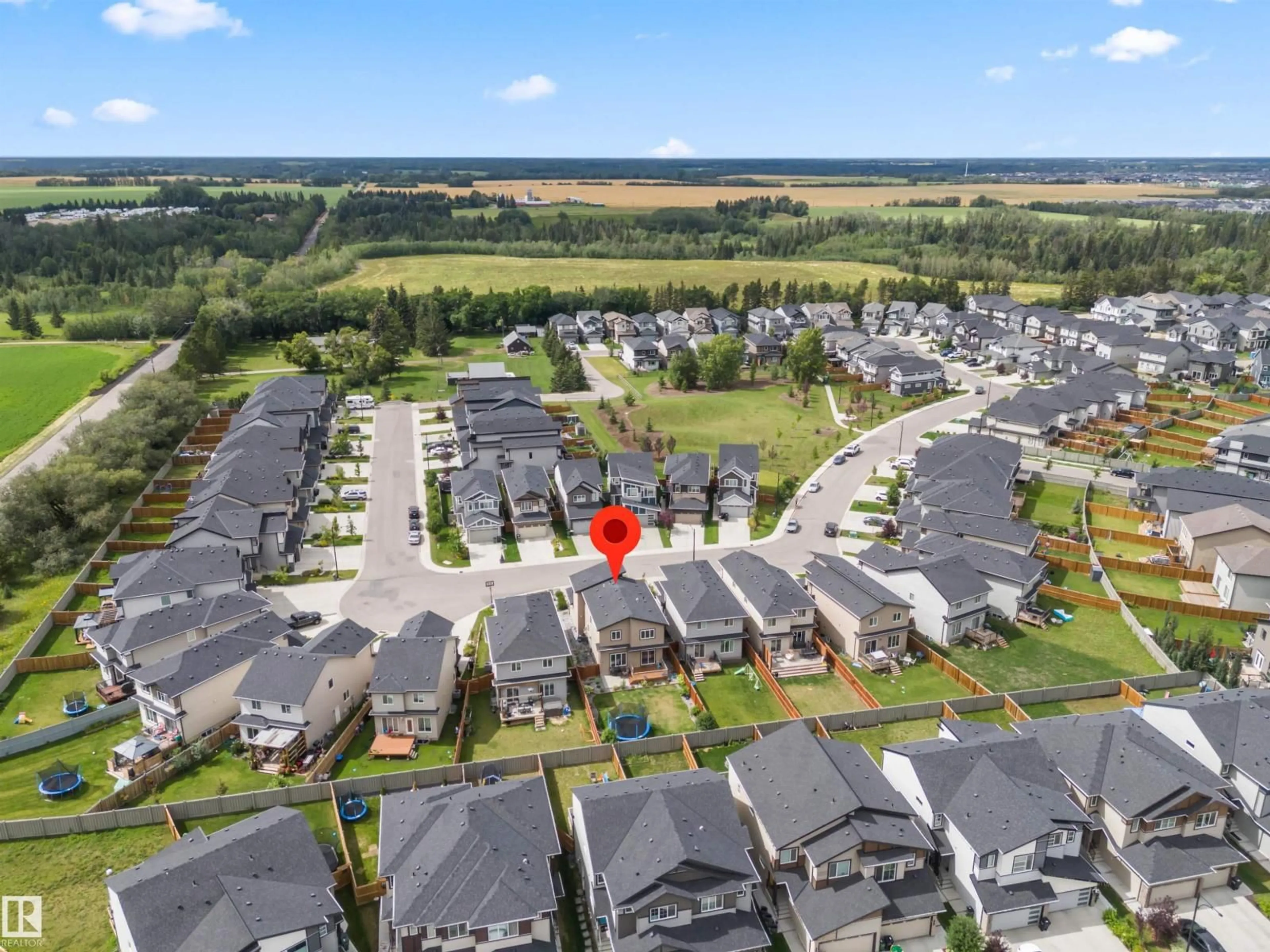 A pic from outside/outdoor area/front of a property/back of a property/a pic from drone, unknown for 7414 CHIVERS CRESCENT SW, Edmonton Alberta T6W4M2