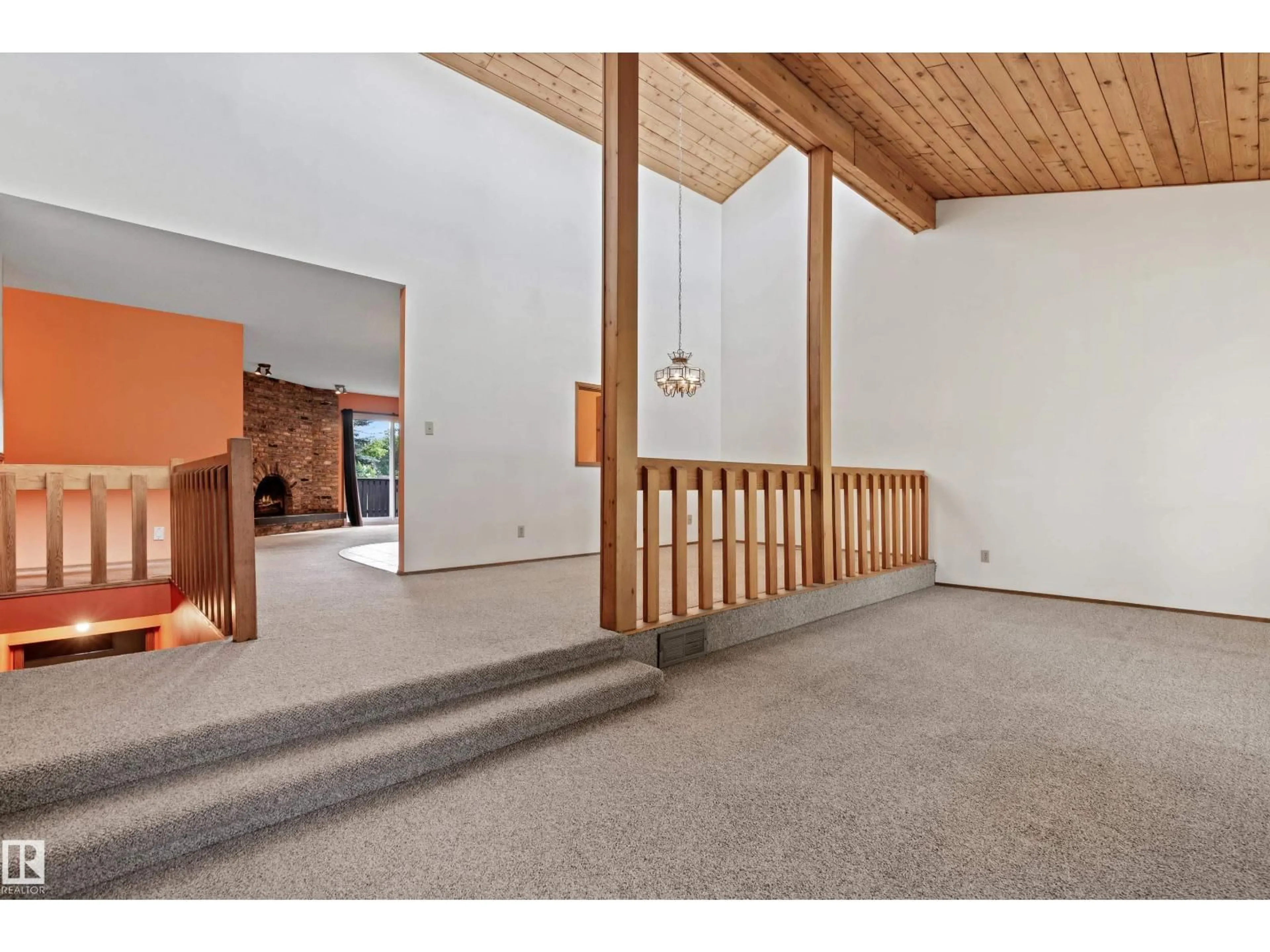 Indoor foyer for 9905 80 ST, Fort Saskatchewan Alberta T8L3H9