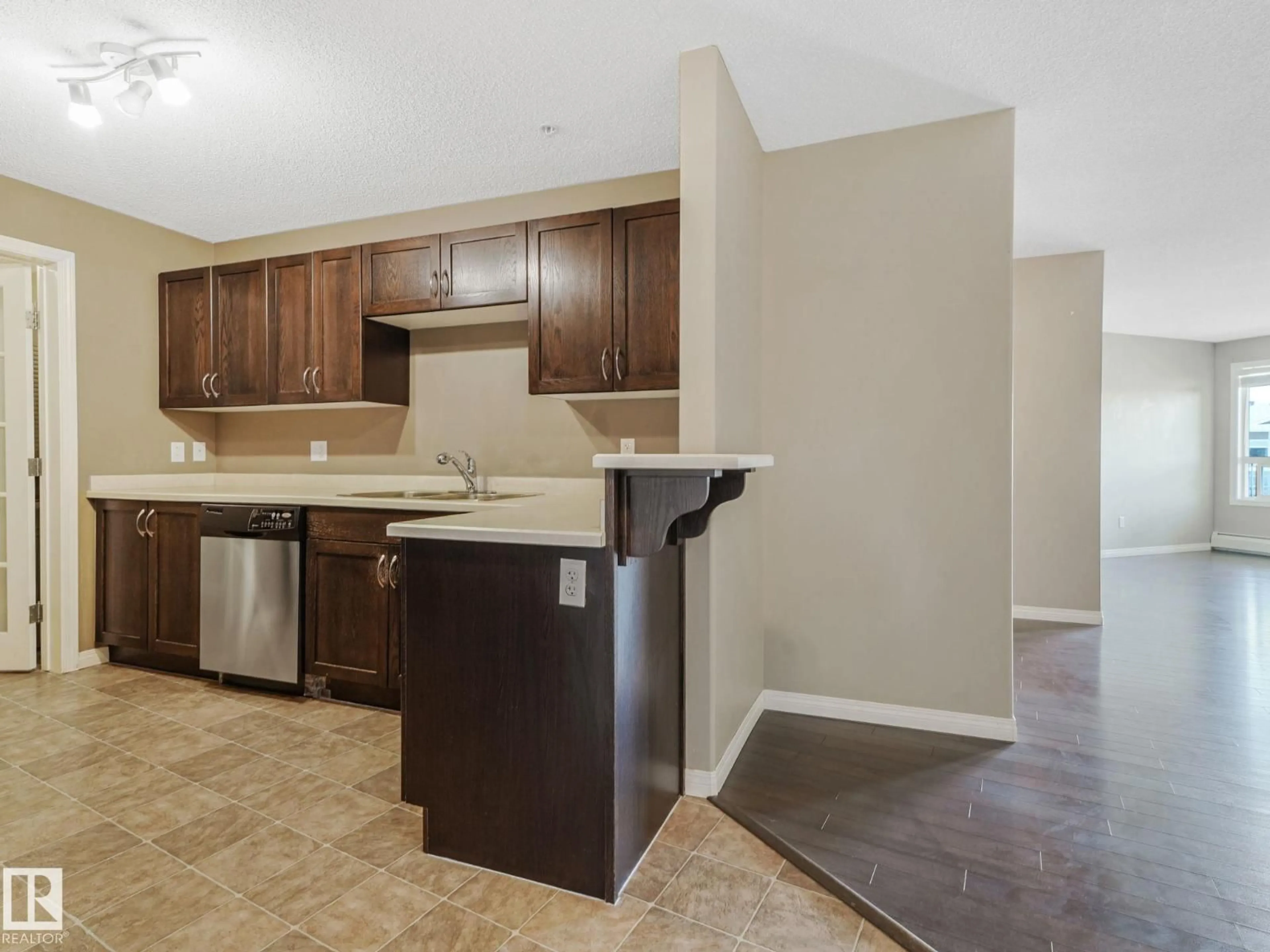 Unknown for 7327 - 7330 SOUTH TERWILLEGAR DR, Edmonton Alberta T6R0L8