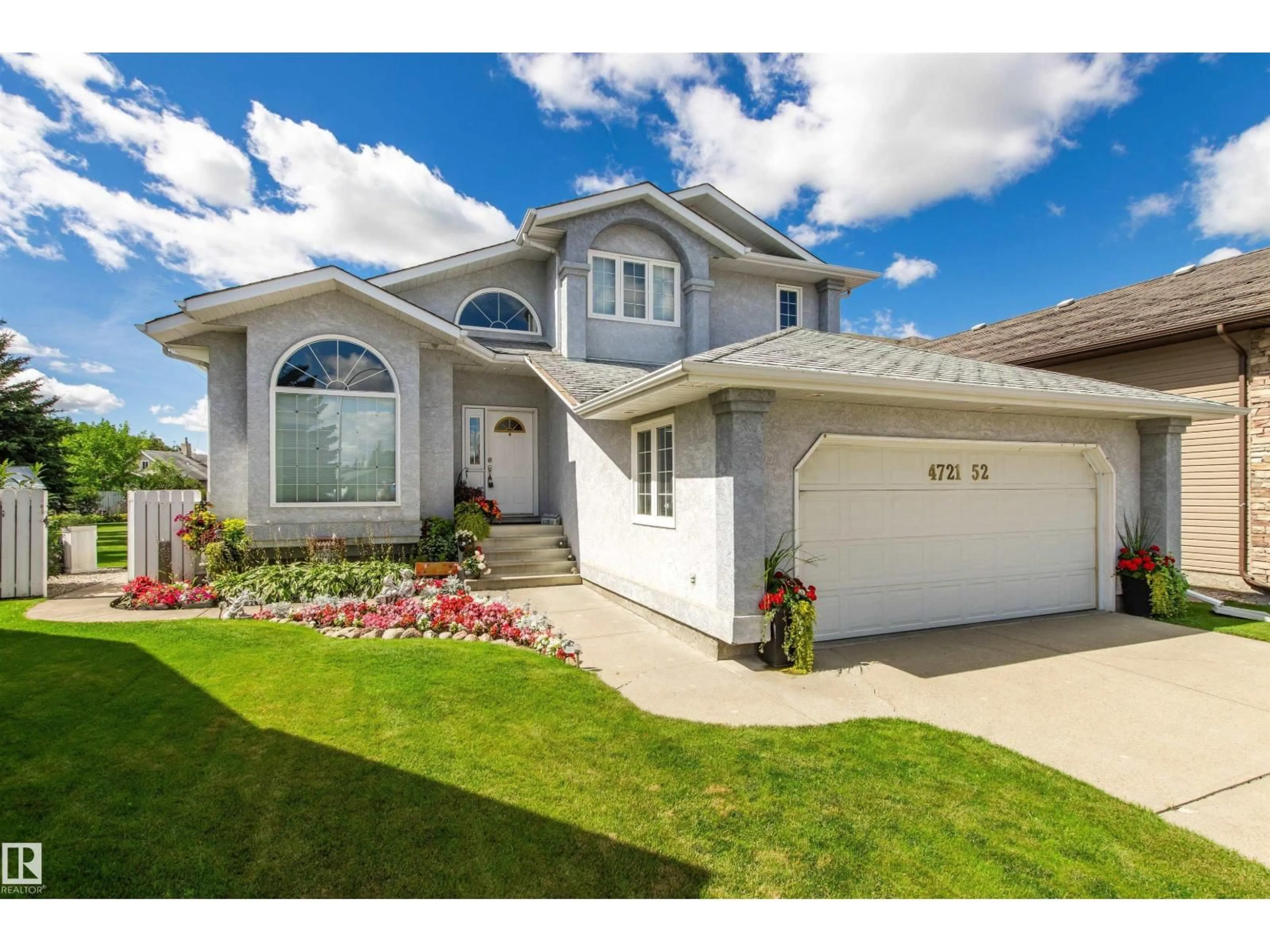 Home with vinyl exterior material, street for 4751 52 AV, Calmar Alberta T0C0V0