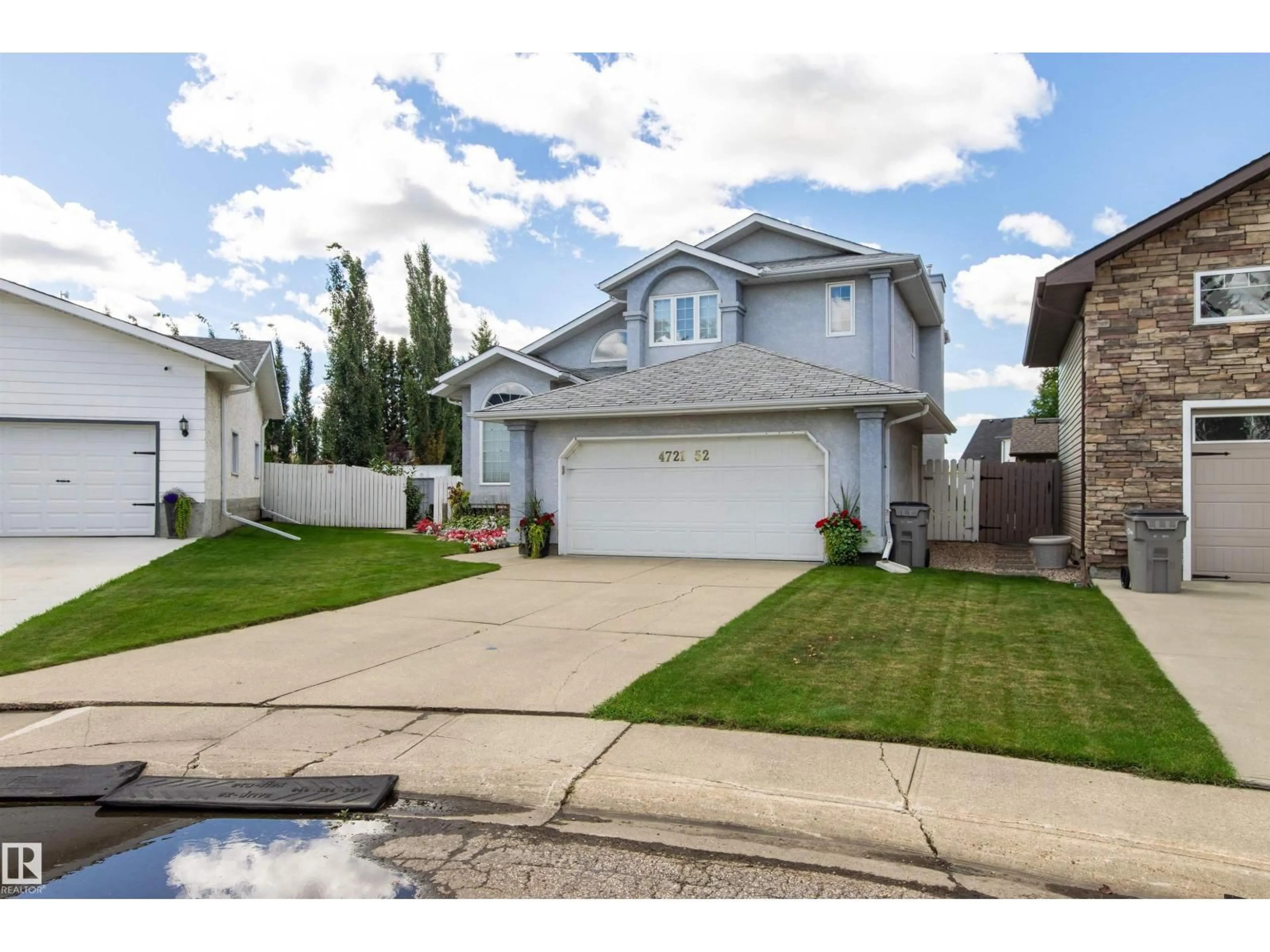 Home with vinyl exterior material, street for 4751 52 AV, Calmar Alberta T0C0V0
