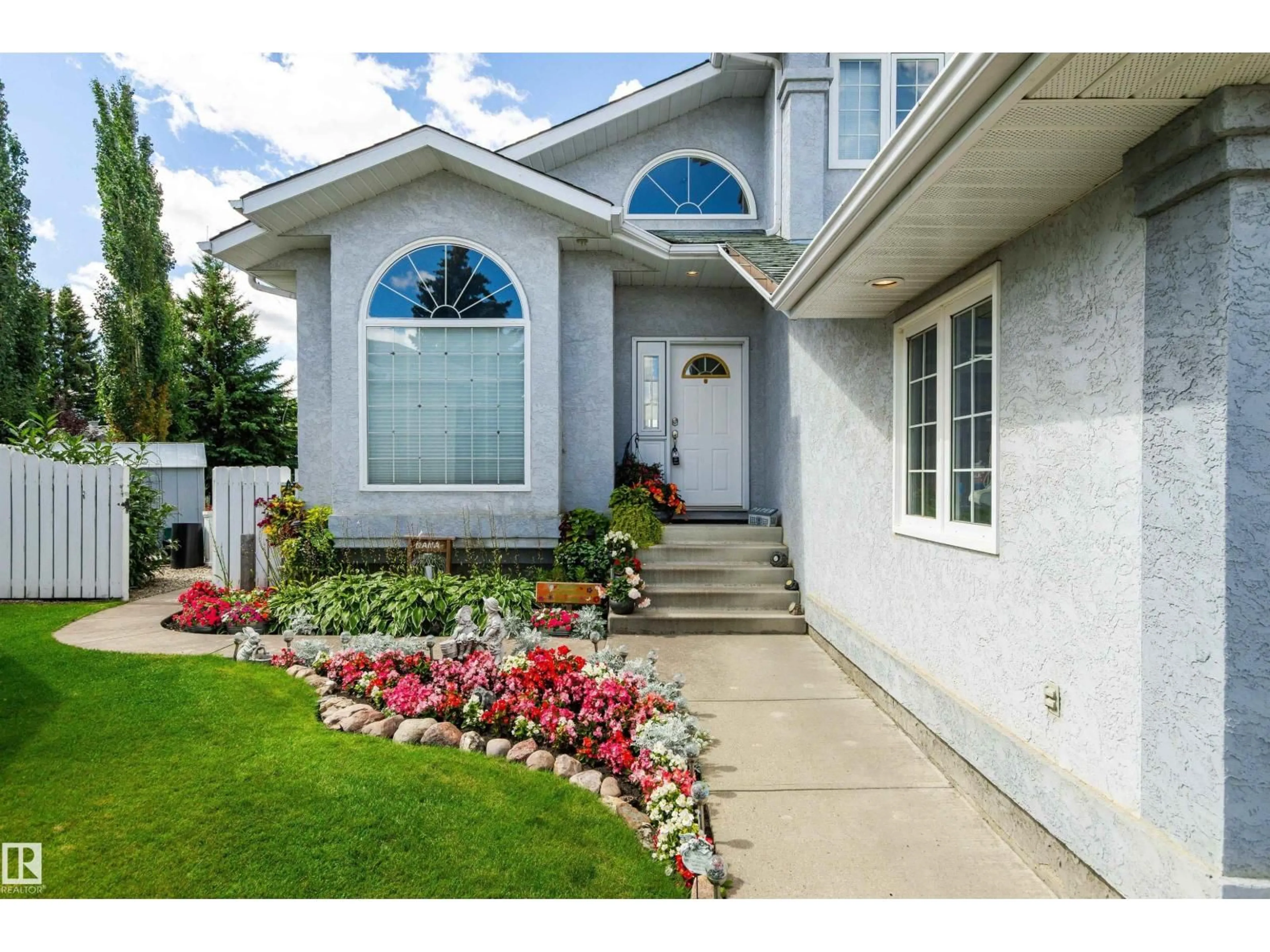Home with vinyl exterior material, street for 4751 52 AV, Calmar Alberta T0C0V0