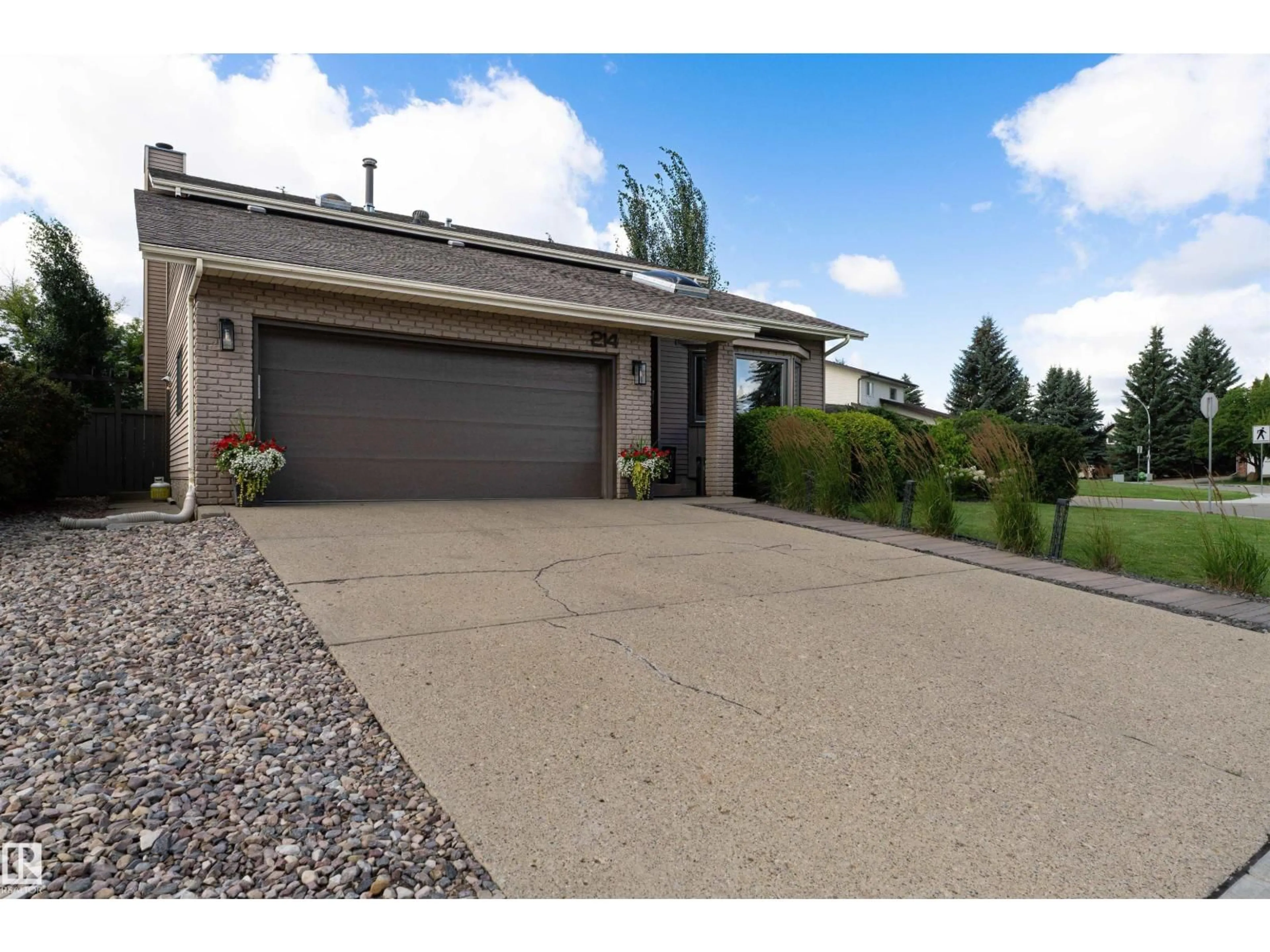 Unknown for 214 RHATIGAN RD W, Edmonton Alberta T6R1G1