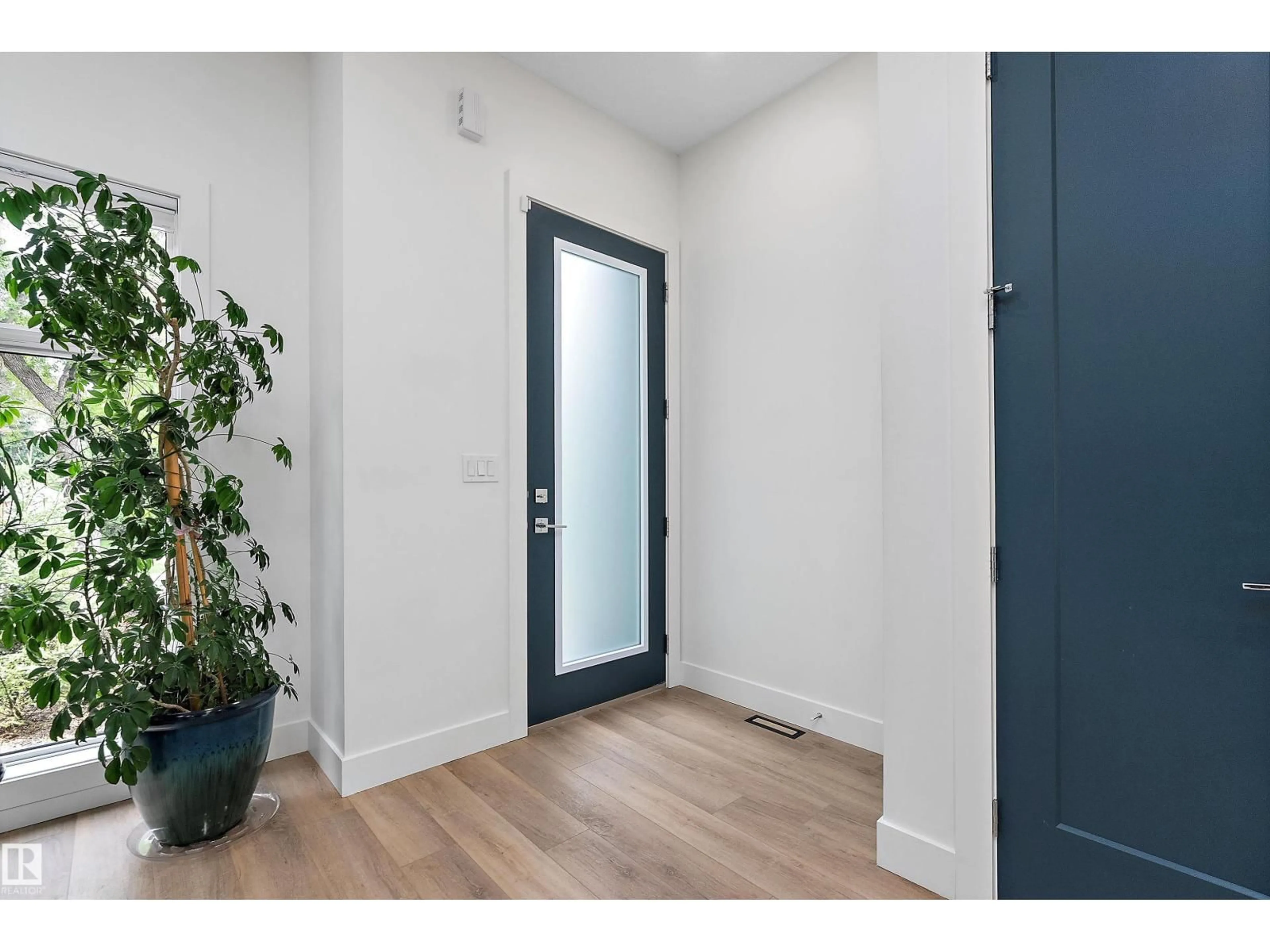 Indoor entryway for NW - 10334 146 ST, Edmonton Alberta T5N3A2