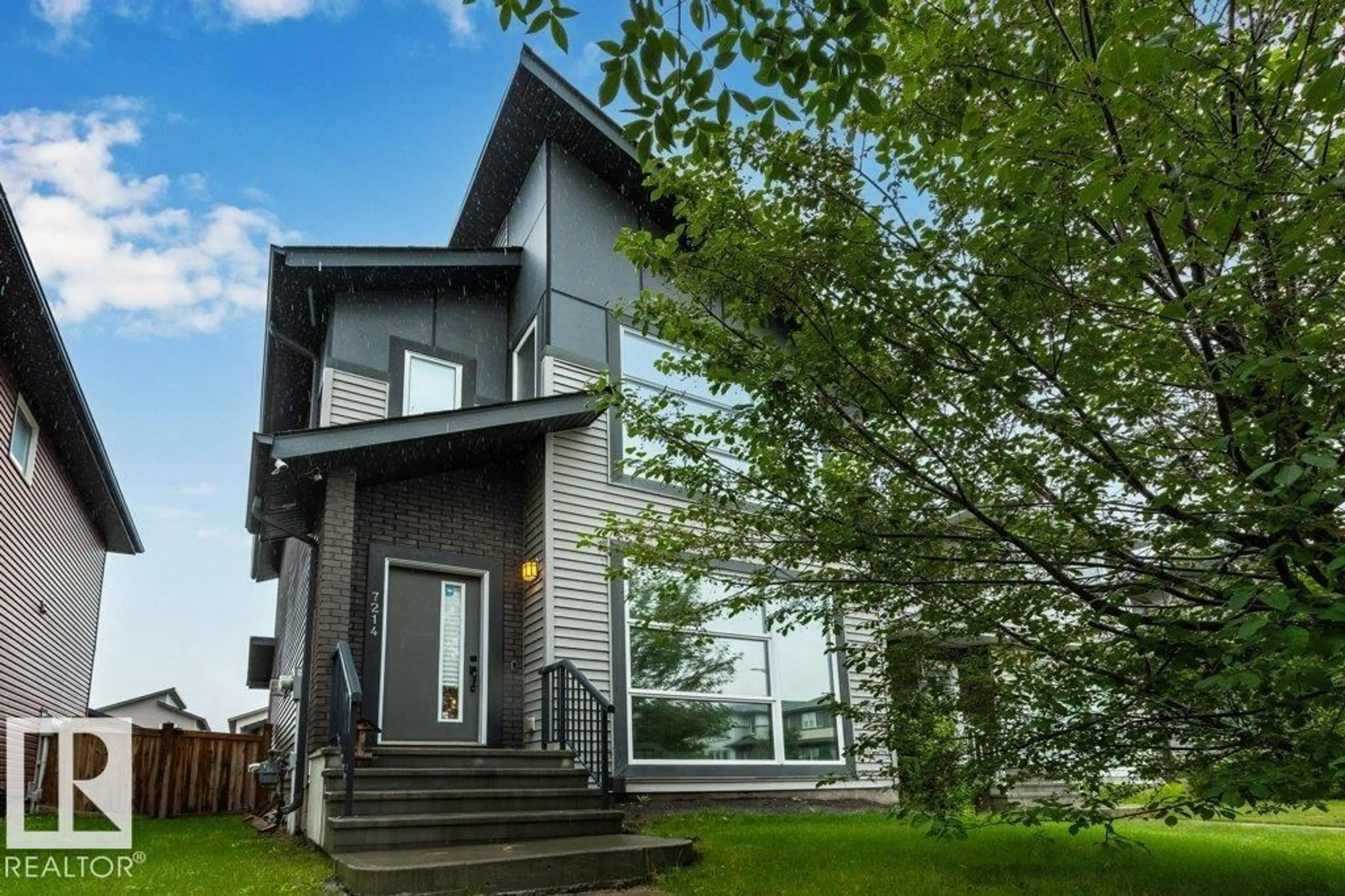 Home with vinyl exterior material, unknown for 7214 CARDINAL WY, Edmonton Alberta T6W2Y5