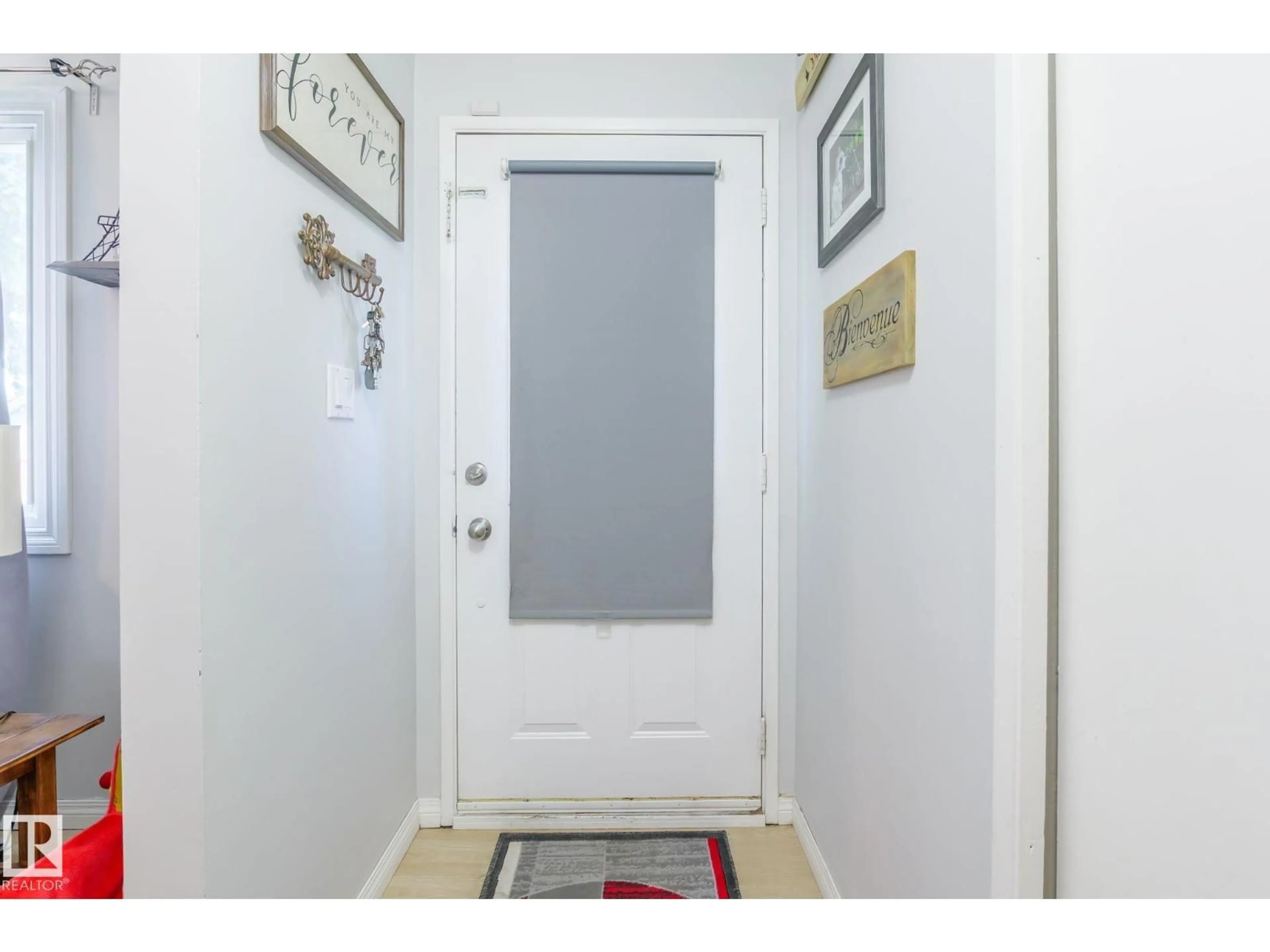 Indoor entryway for NW - 1619 42 ST, Edmonton Alberta T6L2R8